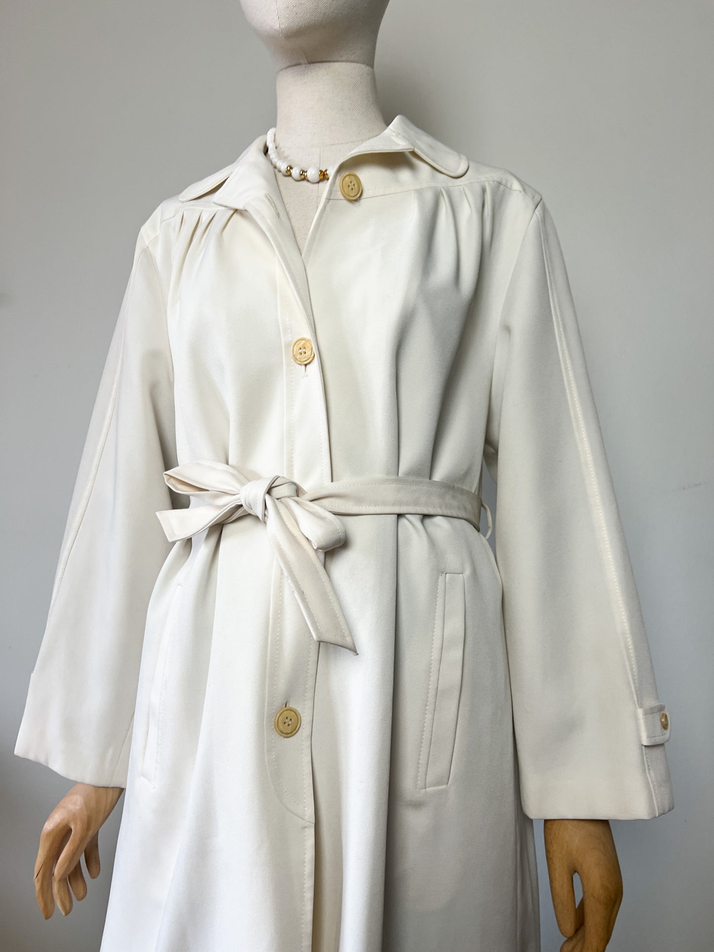 Manteau Vintage Crème des Années 70 - Ceinture & Détails au Dos - T. 38/40