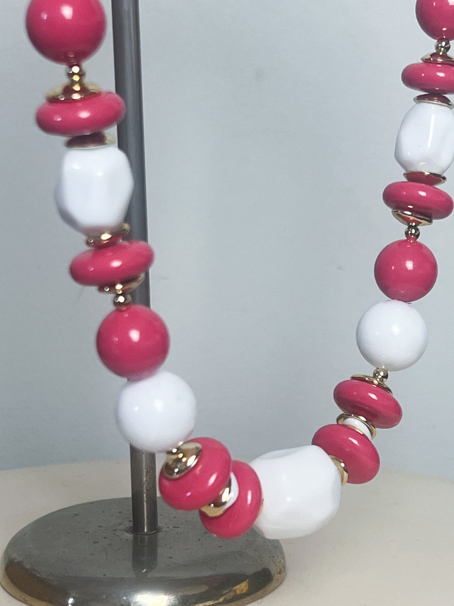 Collier Vintage à Perles Roses et Blanches - Détails Dorés