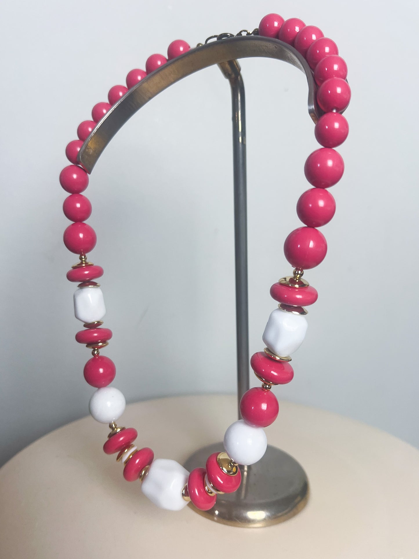 Collier Vintage à Perles Roses et Blanches - Détails Dorés