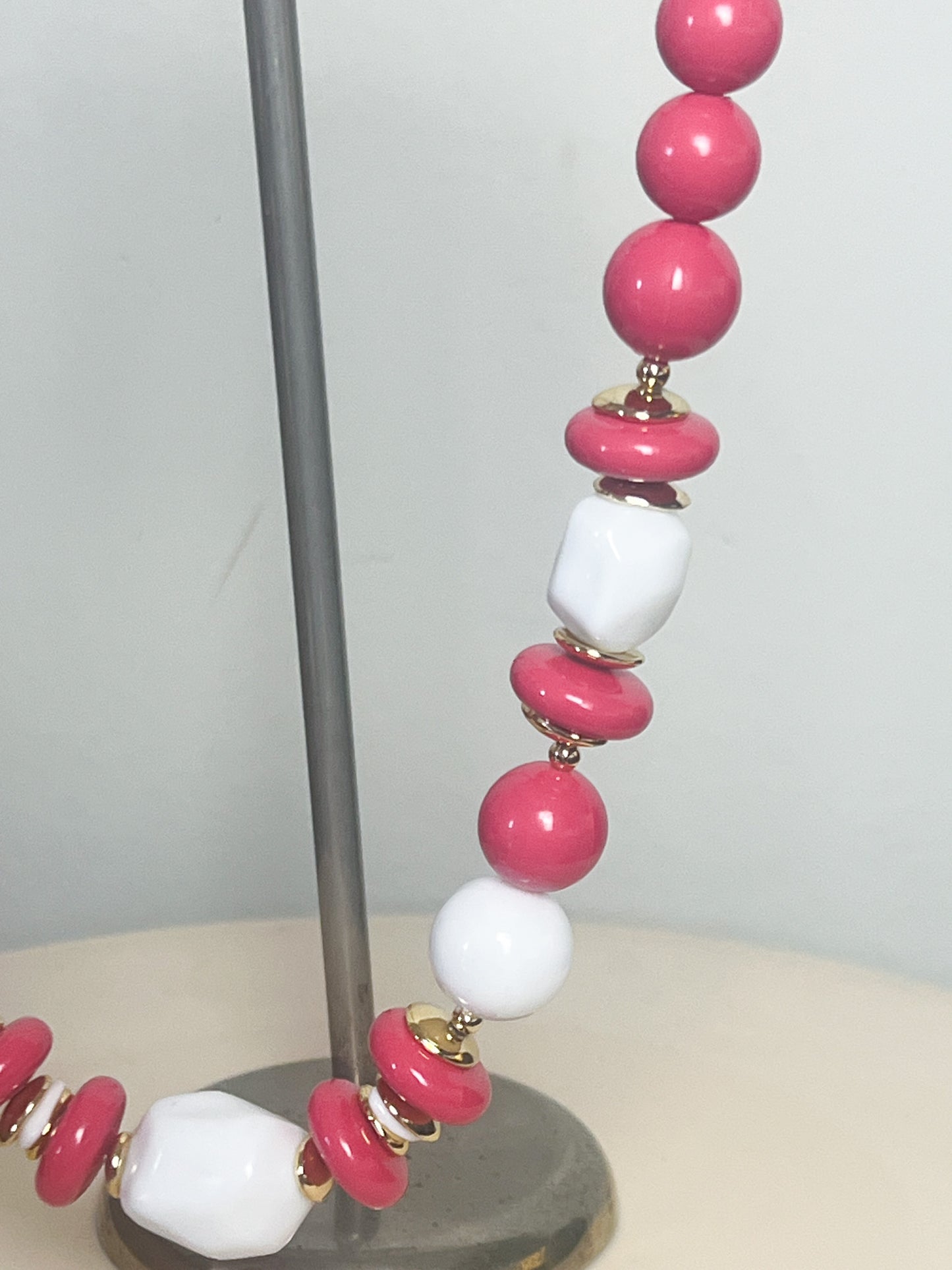 Collier Vintage à Perles Roses et Blanches - Détails Dorés