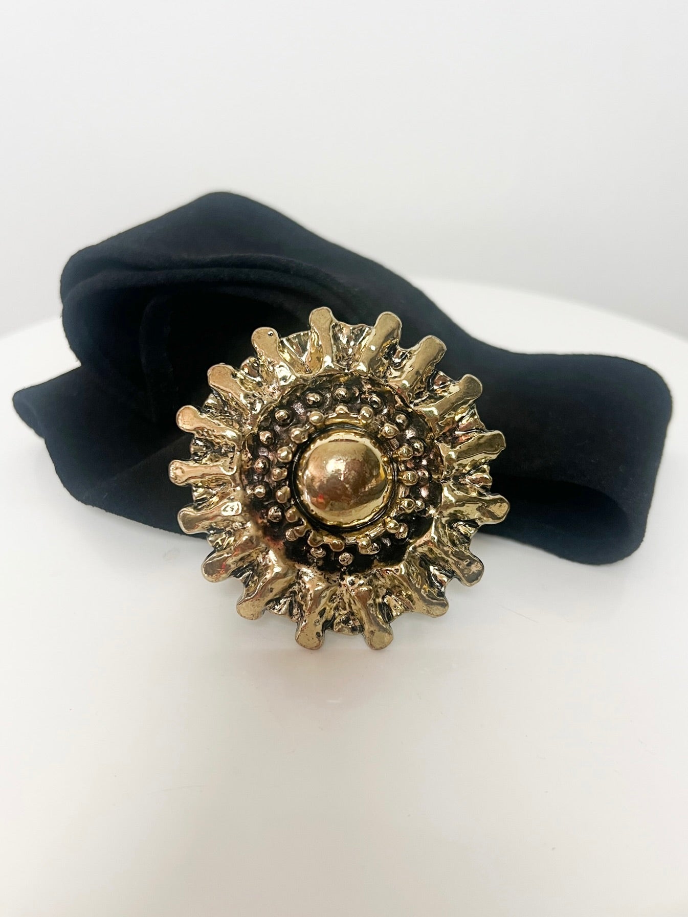 Ceinture Style Vintage en Velours de Cuir Noir - Boucle Dorée - T. S
