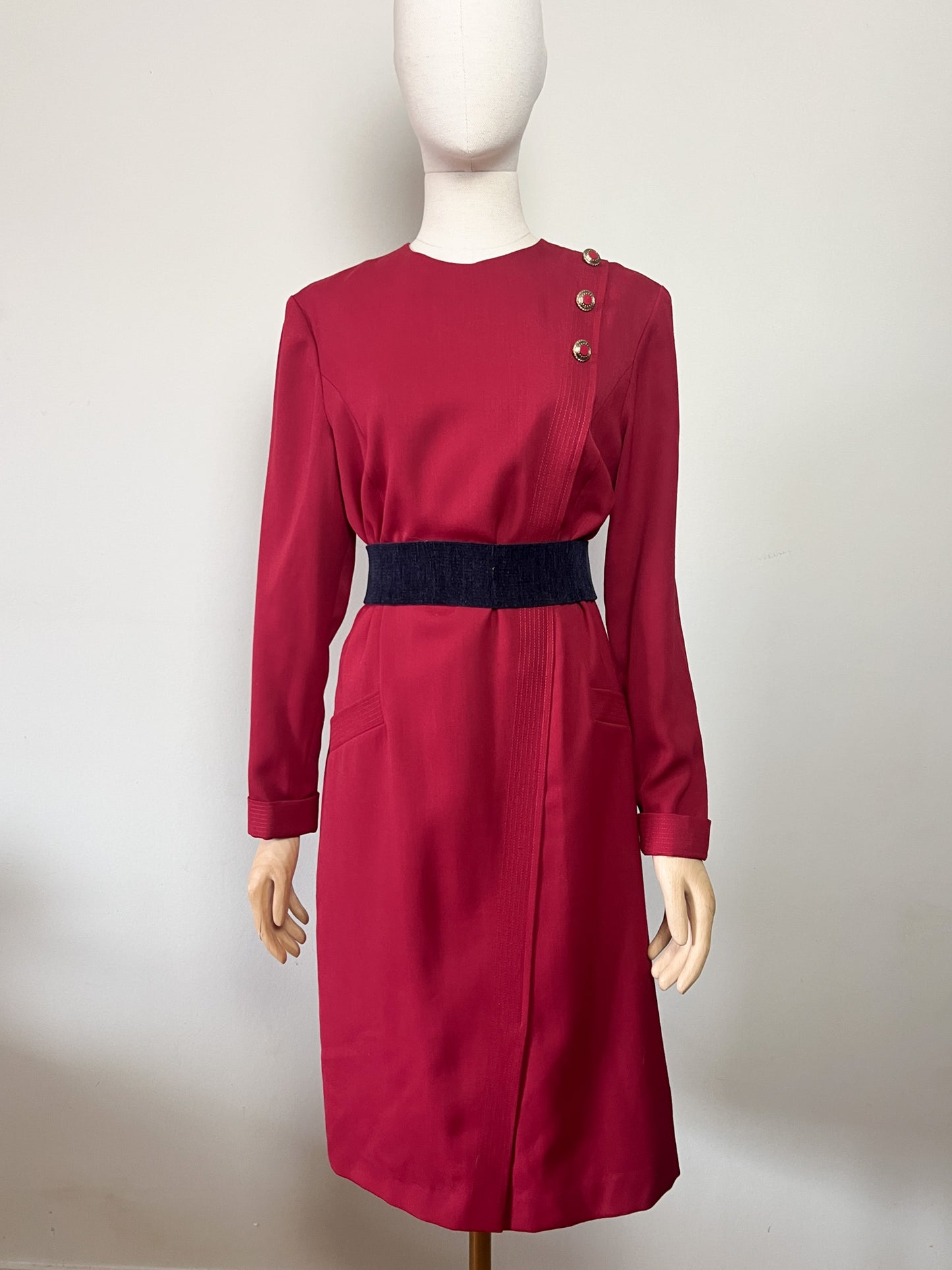 Robe Vintage Weinberg Paris - Rouge Foncé - Détails Boutons et Plis - T. 40