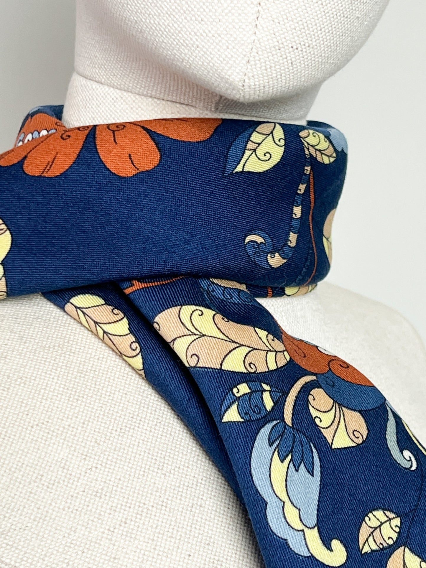 Foulard Carré Vintage en Cachemire Peint à la Main - Bleu et Motifs Floraux