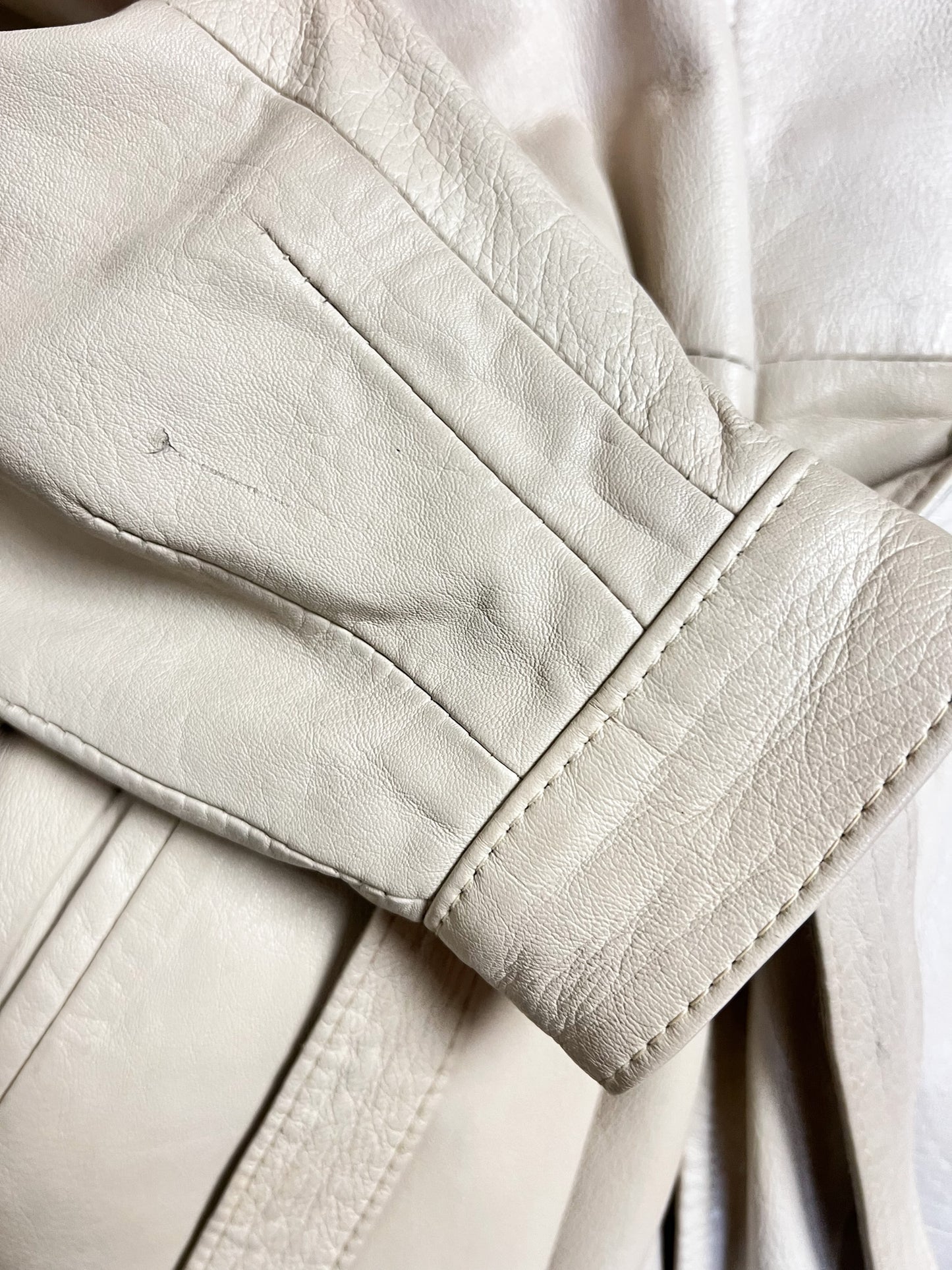 Manteau Long Vintage années 70/80 en Cuir Crème - La Peausserie Paris - Made in France - T. 36