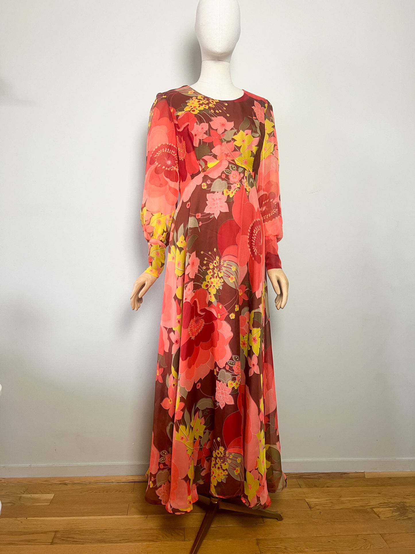 Robe Longue Vaporeuse Vintage Années 70 - Imprimé Floral Chaleureux - Fabriquée en France - T. 36/38