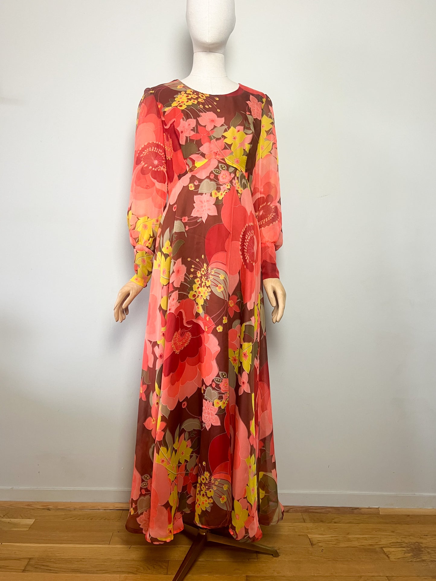 Robe Longue Vaporeuse Vintage Années 70 - Imprimé Floral Chaleureux - Fabriquée en France - T. 36/38