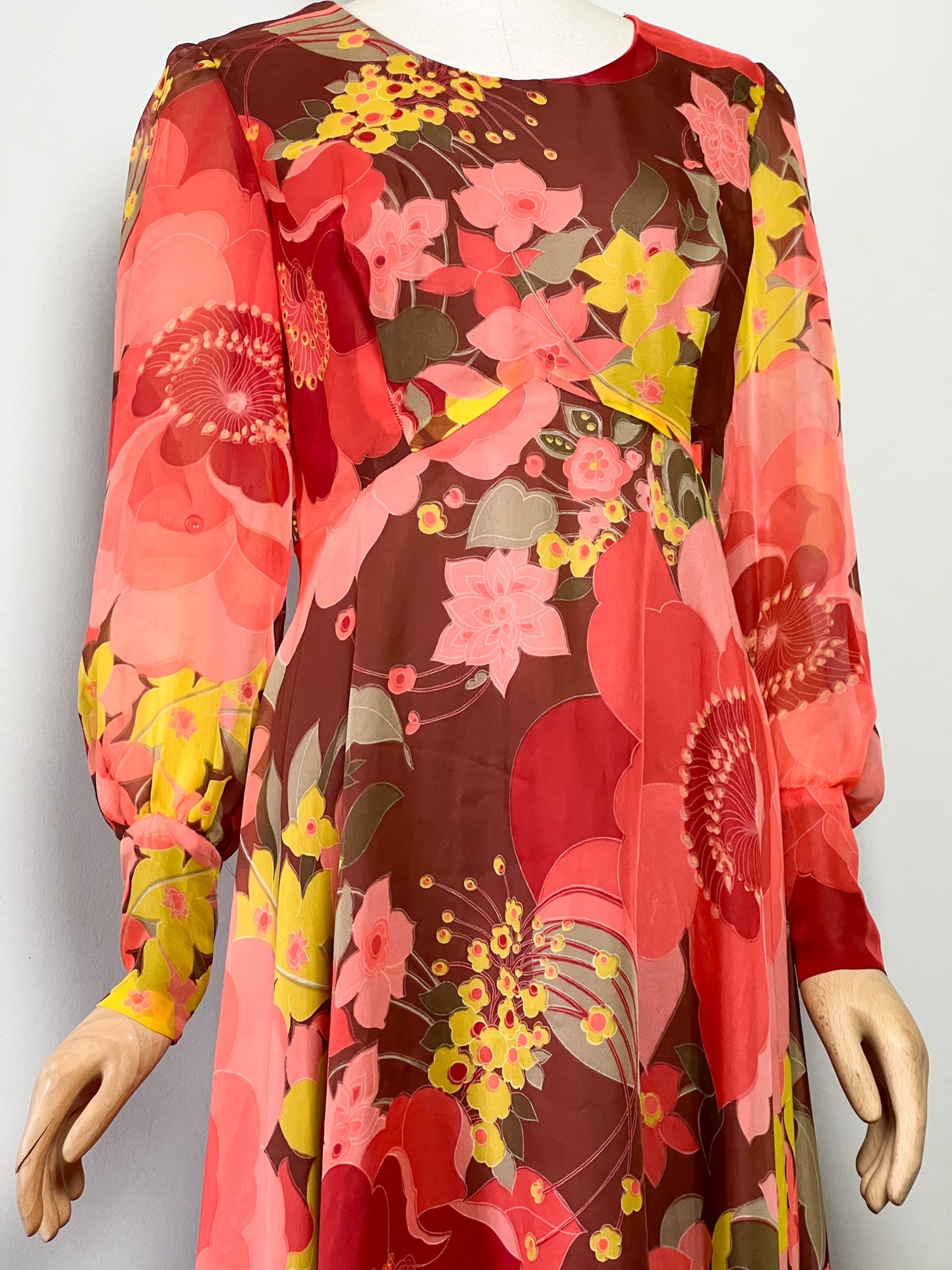 Robe Longue Vaporeuse Vintage Années 70 - Imprimé Floral Chaleureux - Fabriquée en France - T. 36/38