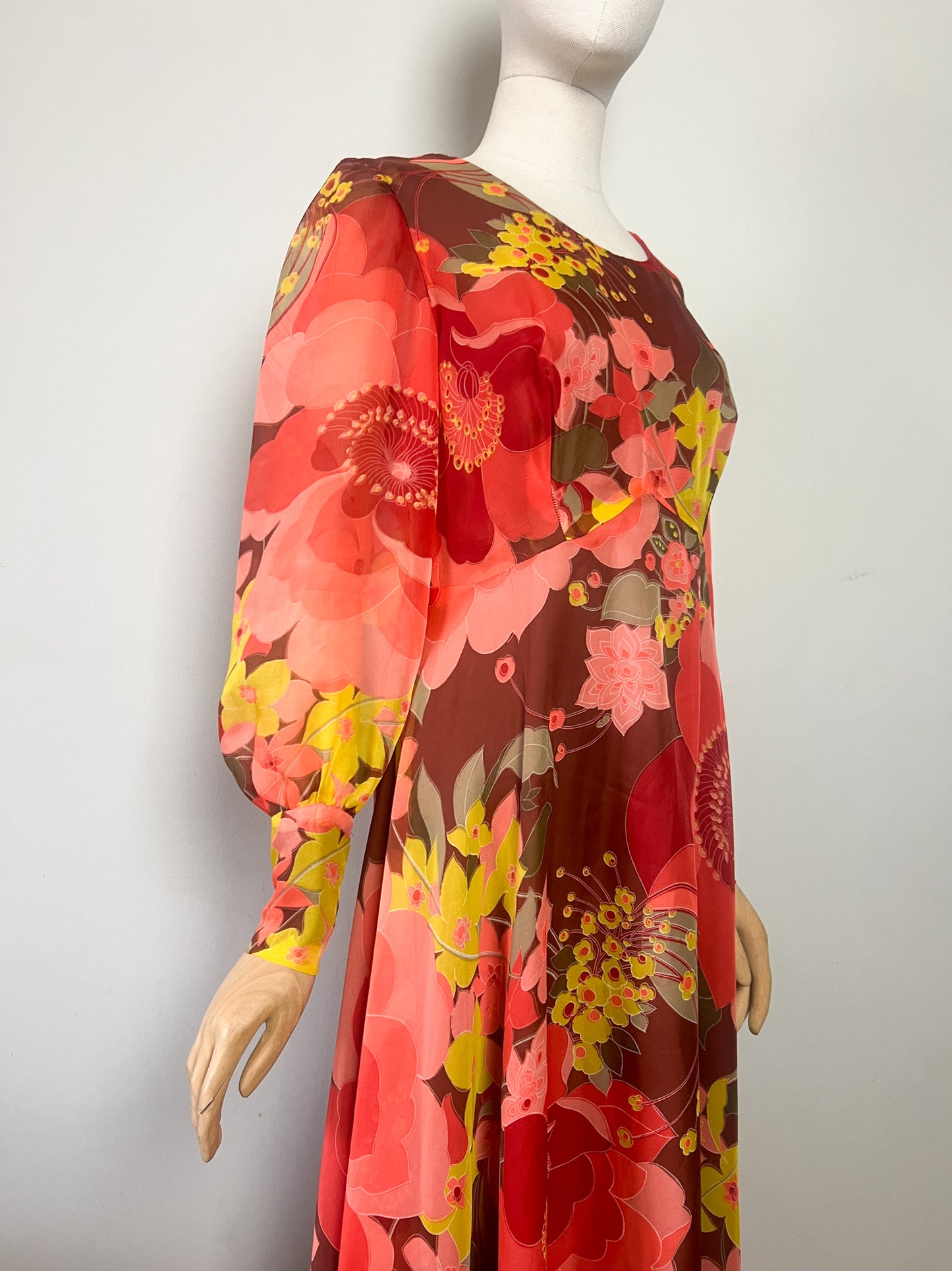 Robe Longue Vaporeuse Vintage Années 70 - Imprimé Floral Chaleureux - Fabriquée en France - T. 36/38
