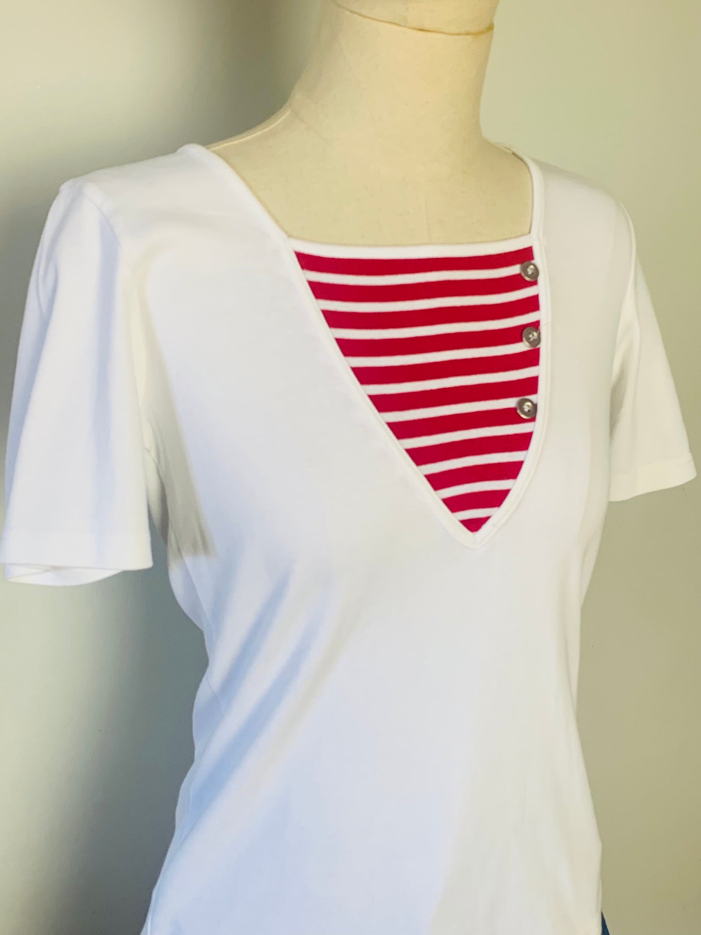 T-shirt 100% coton blanc avec rayures rouge esprit marin vintage Antonelle