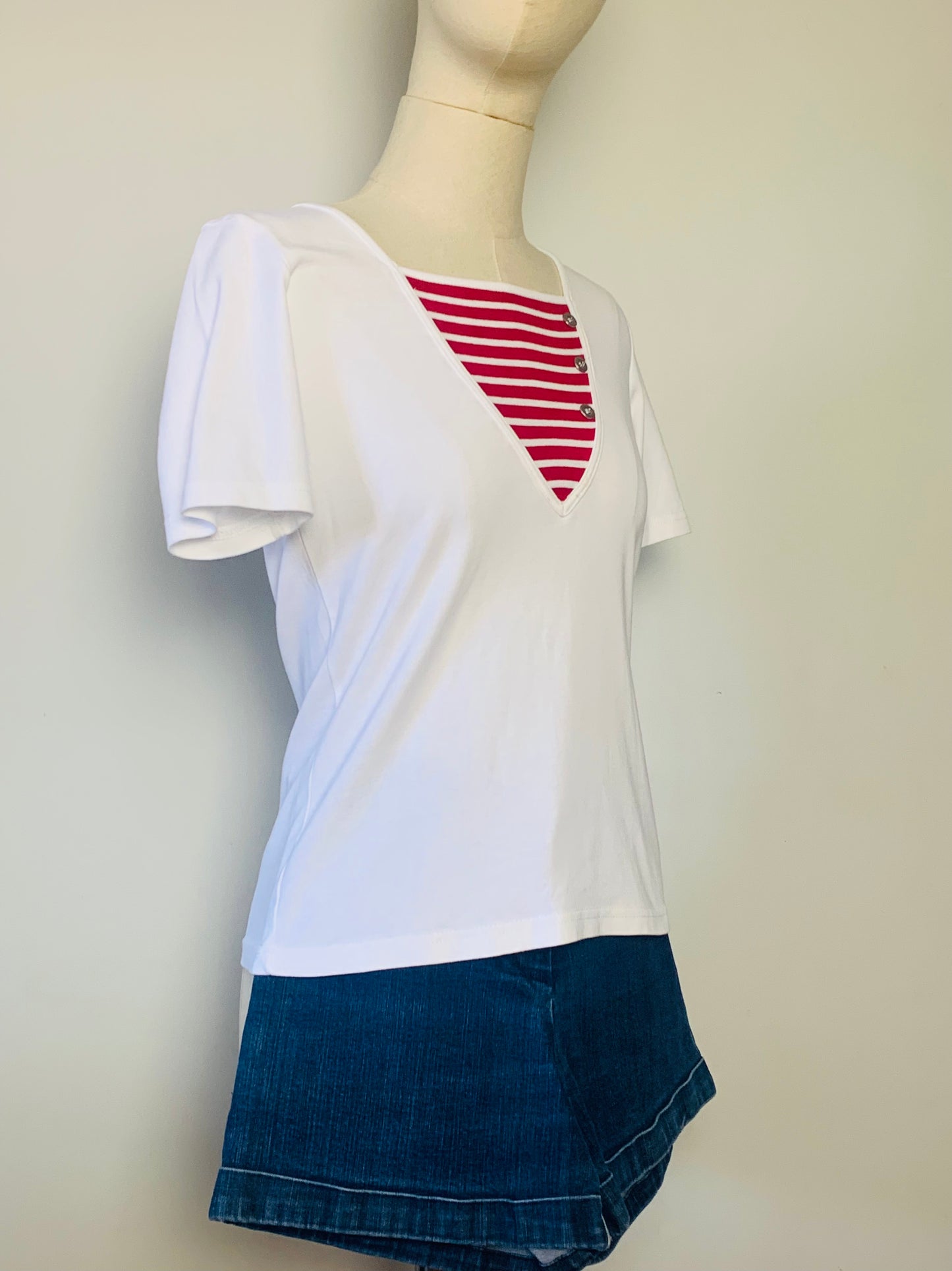T-shirt 100% coton blanc avec rayures rouge esprit marin vintage Antonelle