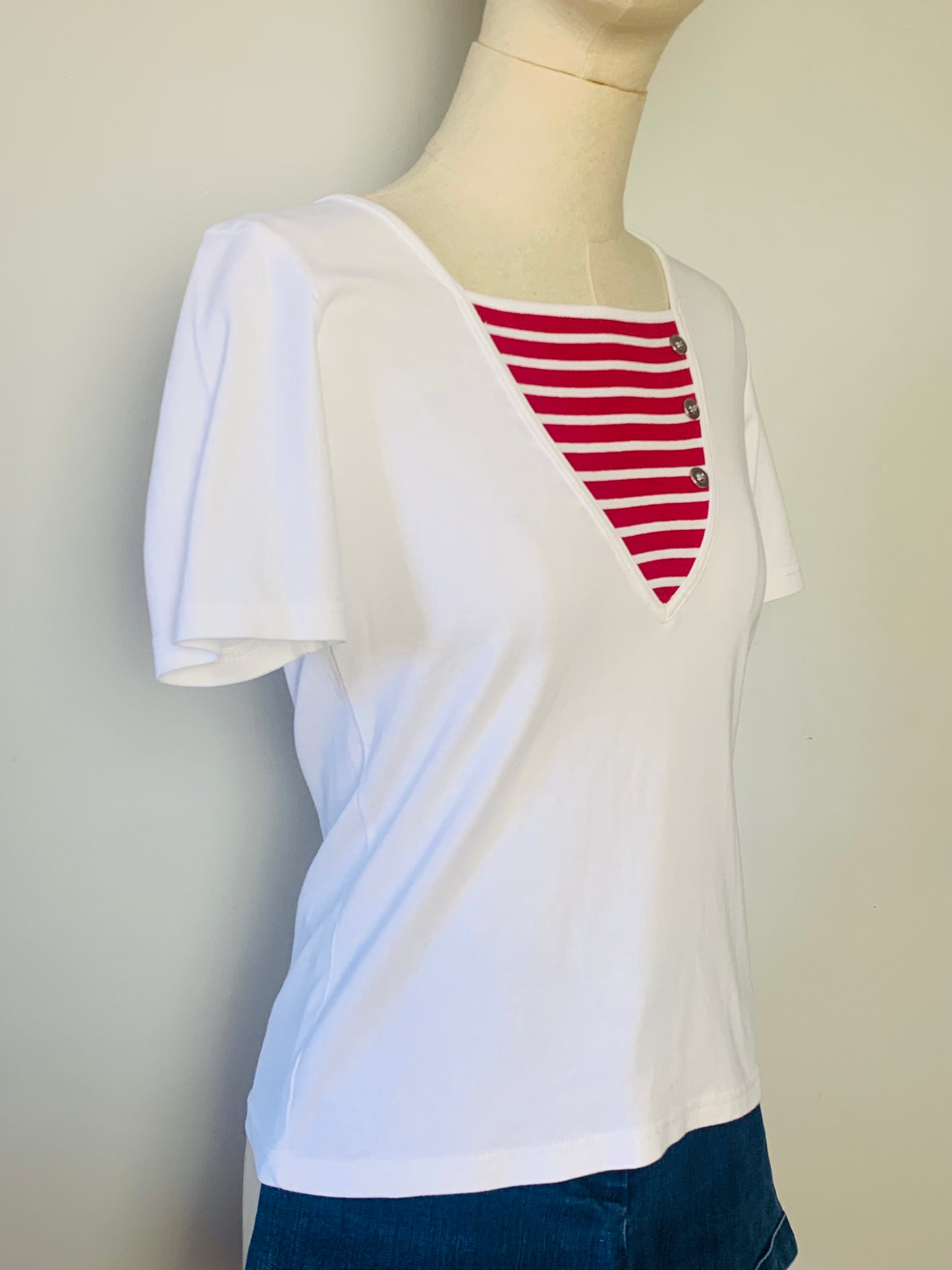 T-shirt 100% coton blanc avec rayures rouge esprit marin vintage Antonelle
