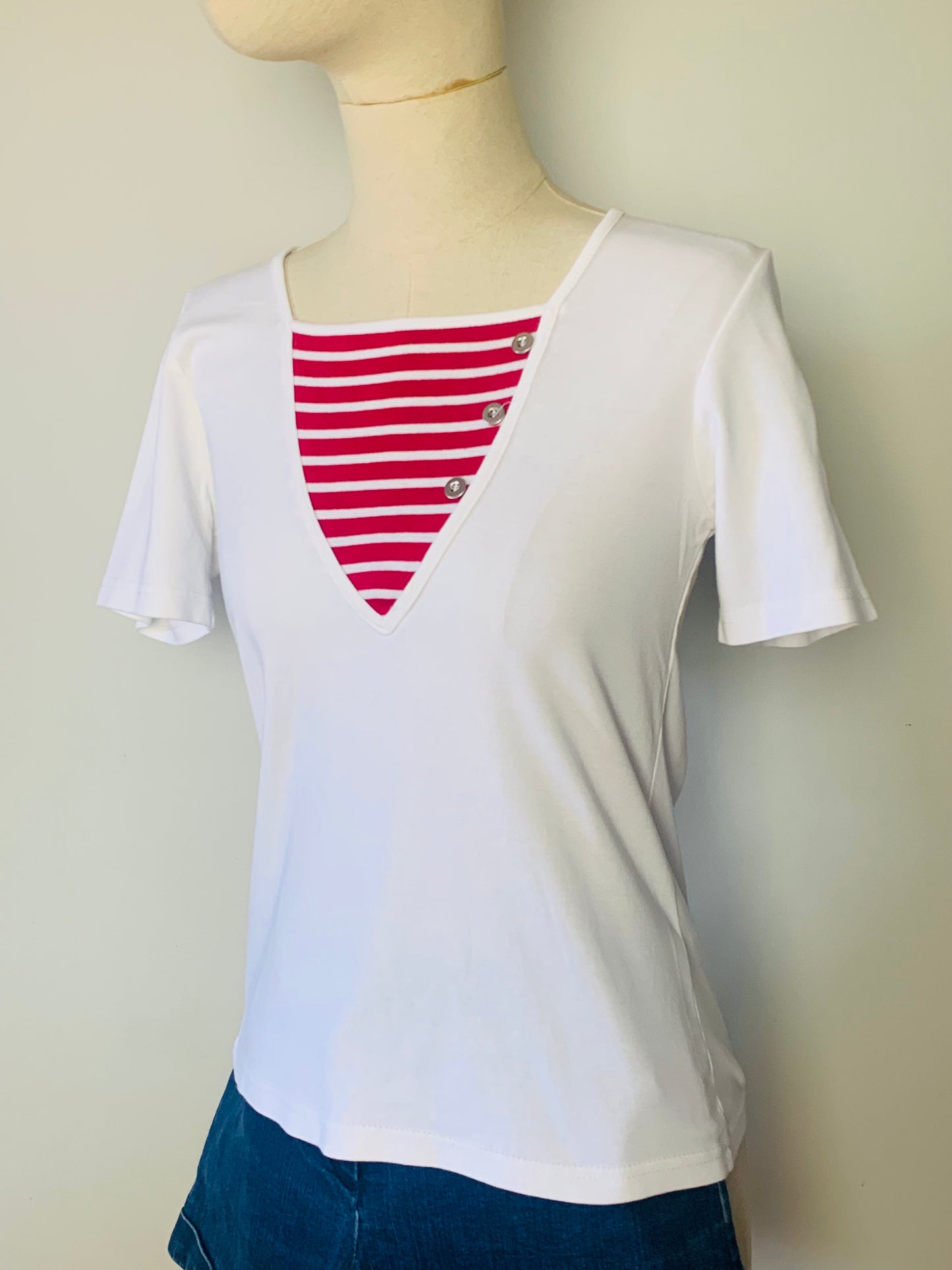 T-shirt 100% coton blanc avec rayures rouge esprit marin vintage Antonelle