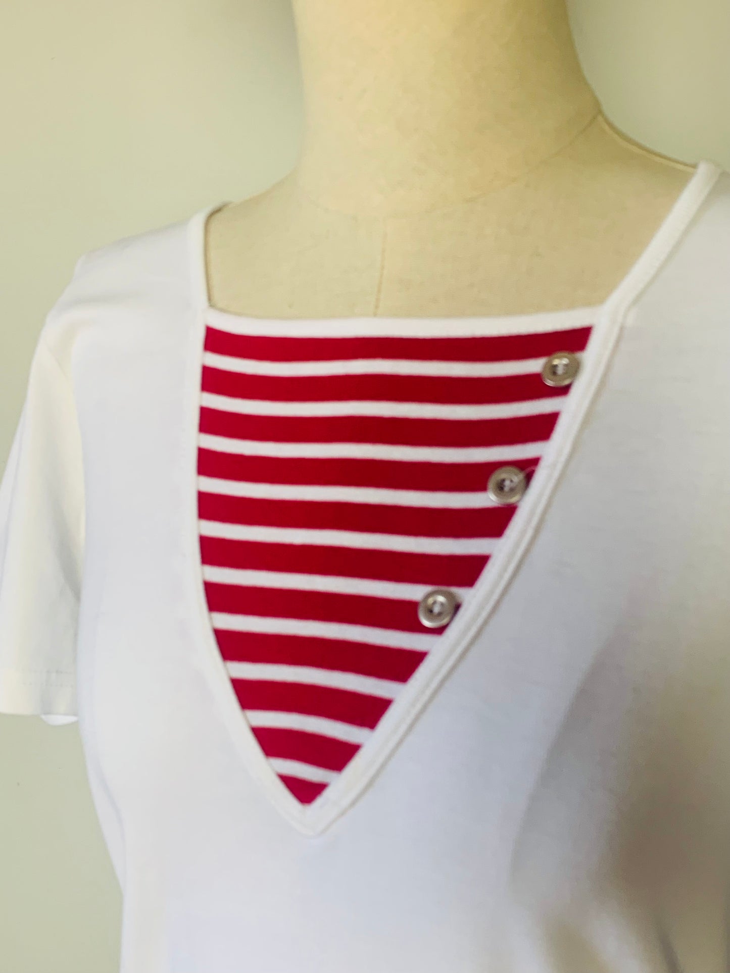 T-shirt 100% coton blanc avec rayures rouge esprit marin vintage Antonelle