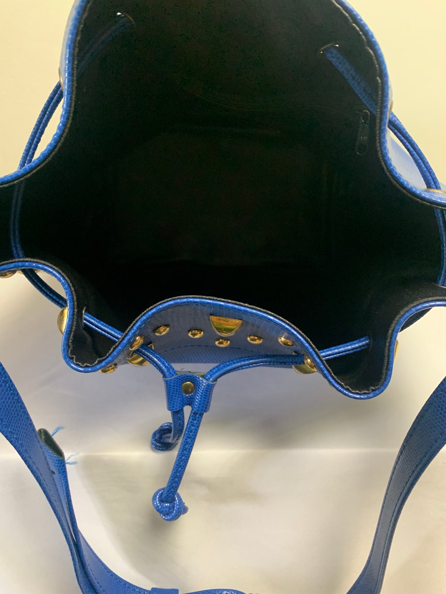 Sac seau grand format bleu clous doré vintage
