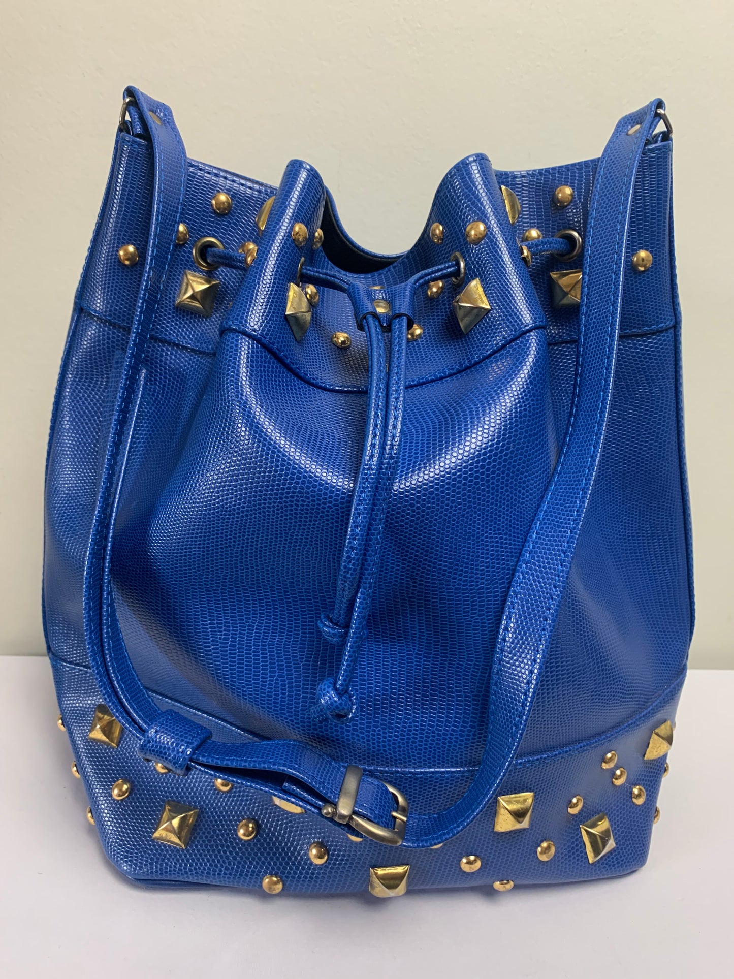 Sac seau grand format bleu clous doré vintage