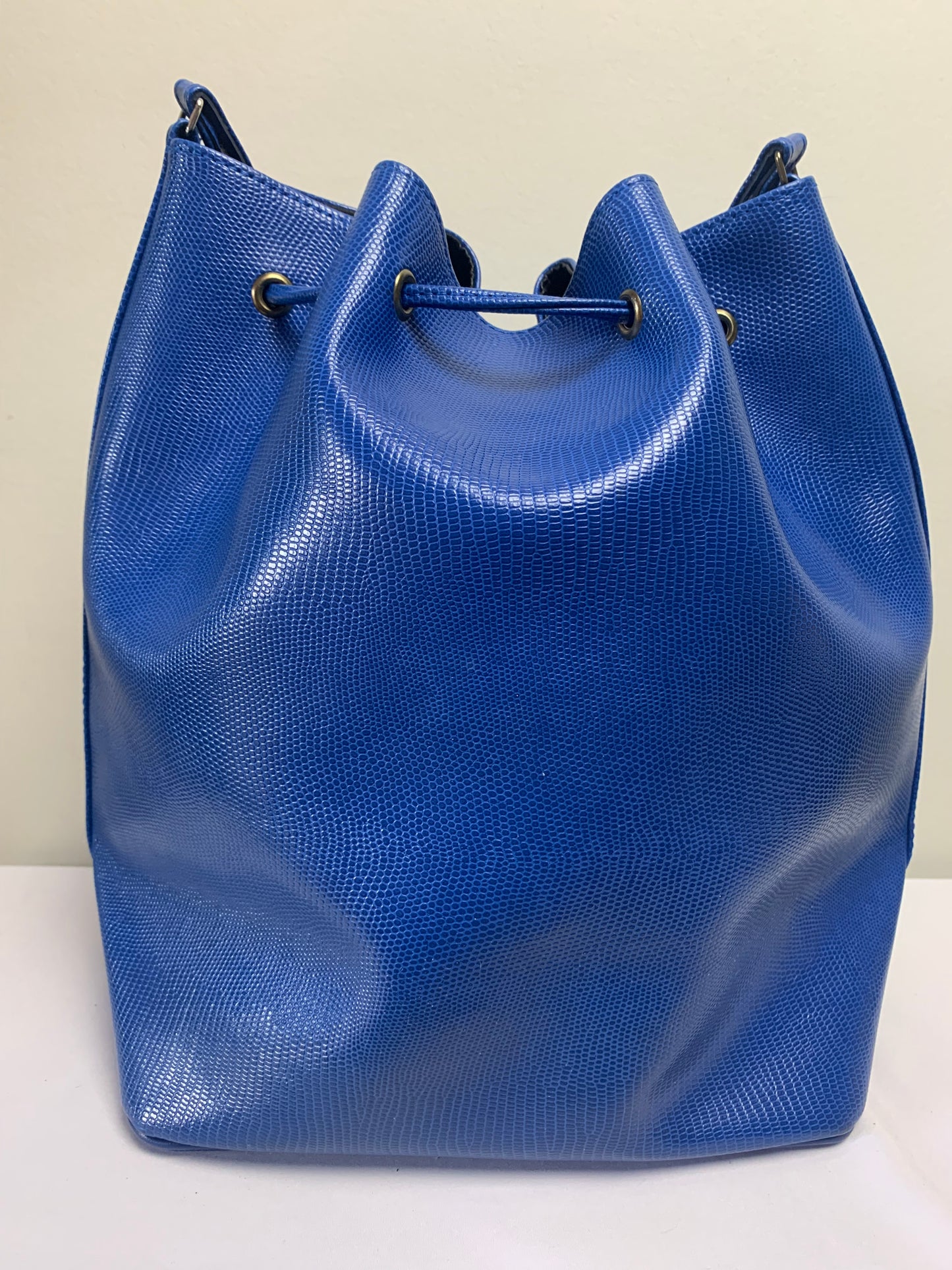 Sac seau grand format bleu clous doré vintage