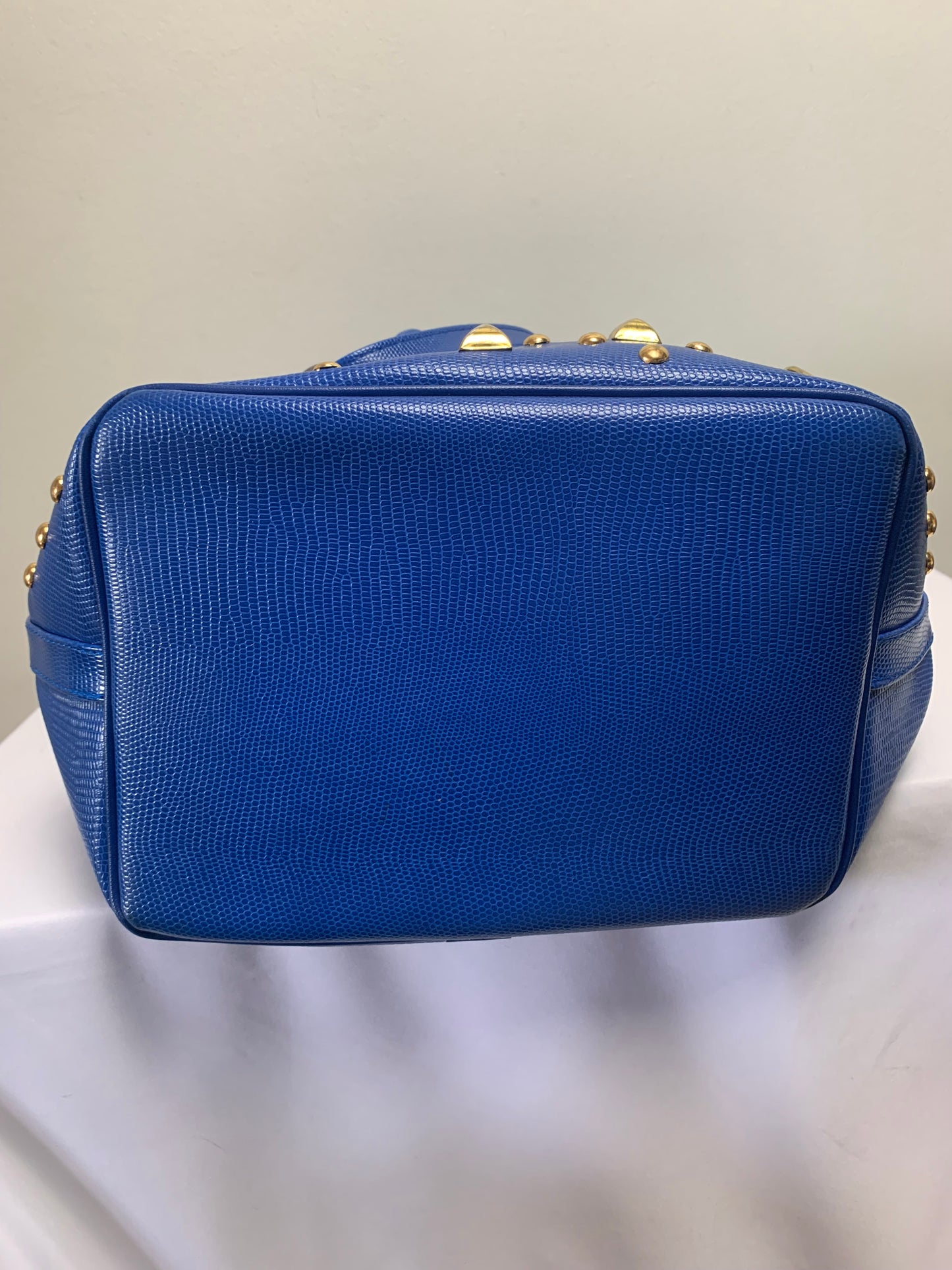 Sac seau grand format bleu clous doré vintage