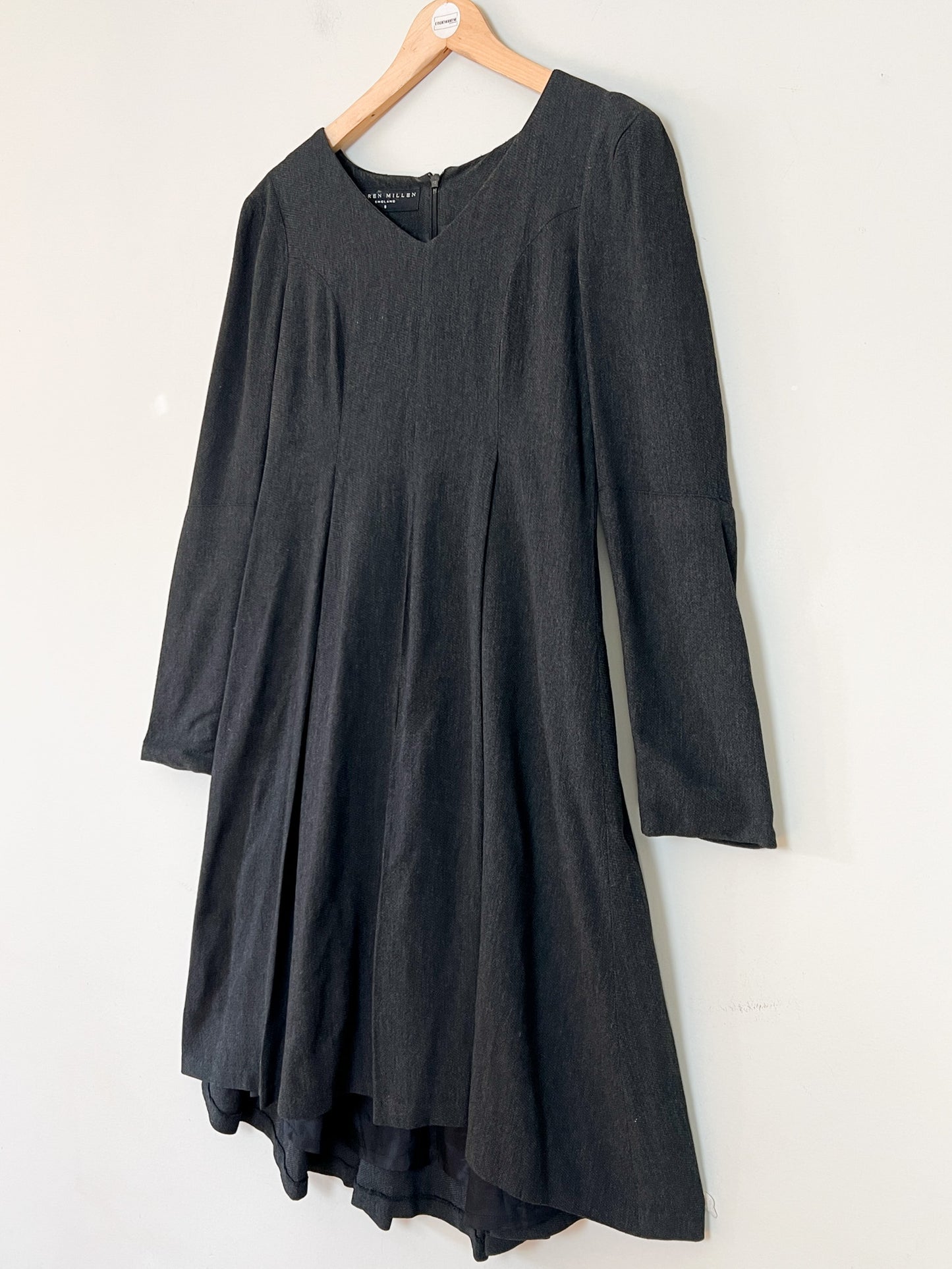 Robe Élégante Karen Millen - Coupe Structurée et Plis Plats - T. 36