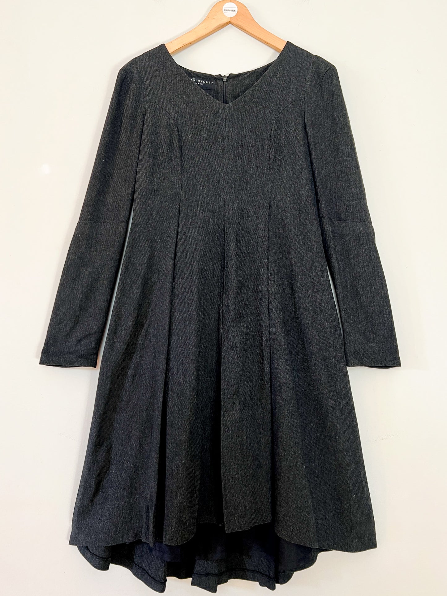 Robe Élégante Karen Millen - Coupe Structurée et Plis Plats - T. 36