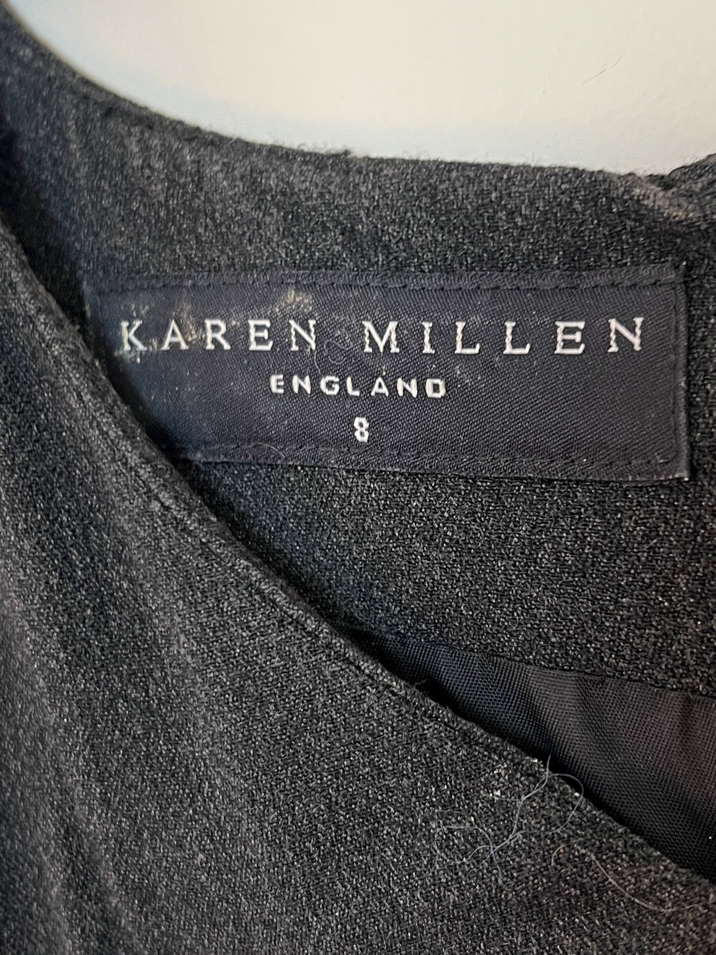 Robe Élégante Karen Millen - Coupe Structurée et Plis Plats - T. 36