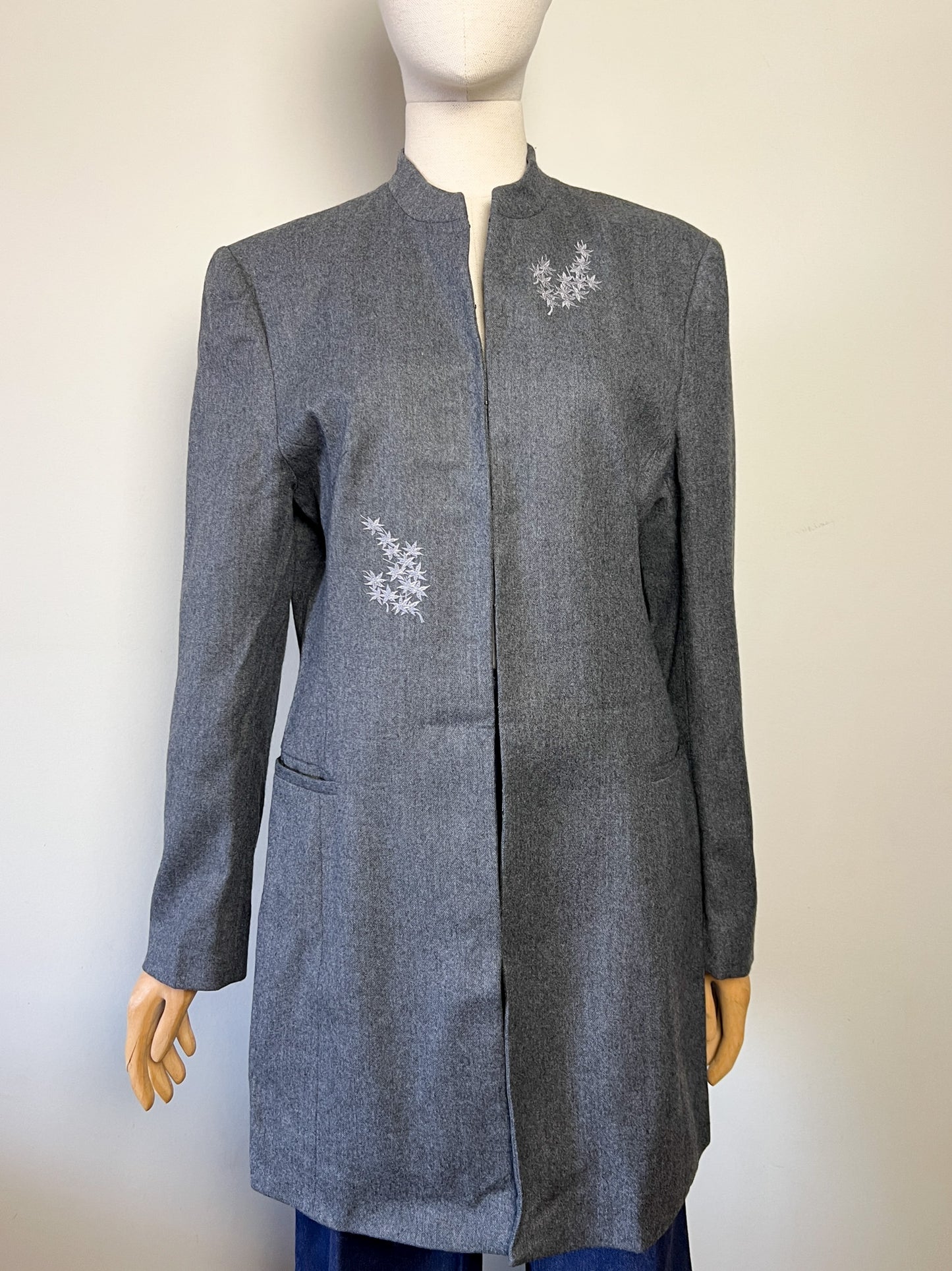 Manteau Armand Ventilo Vintage - Laine Grise Brodée - Col Montant - Années 80/90 - T. 42