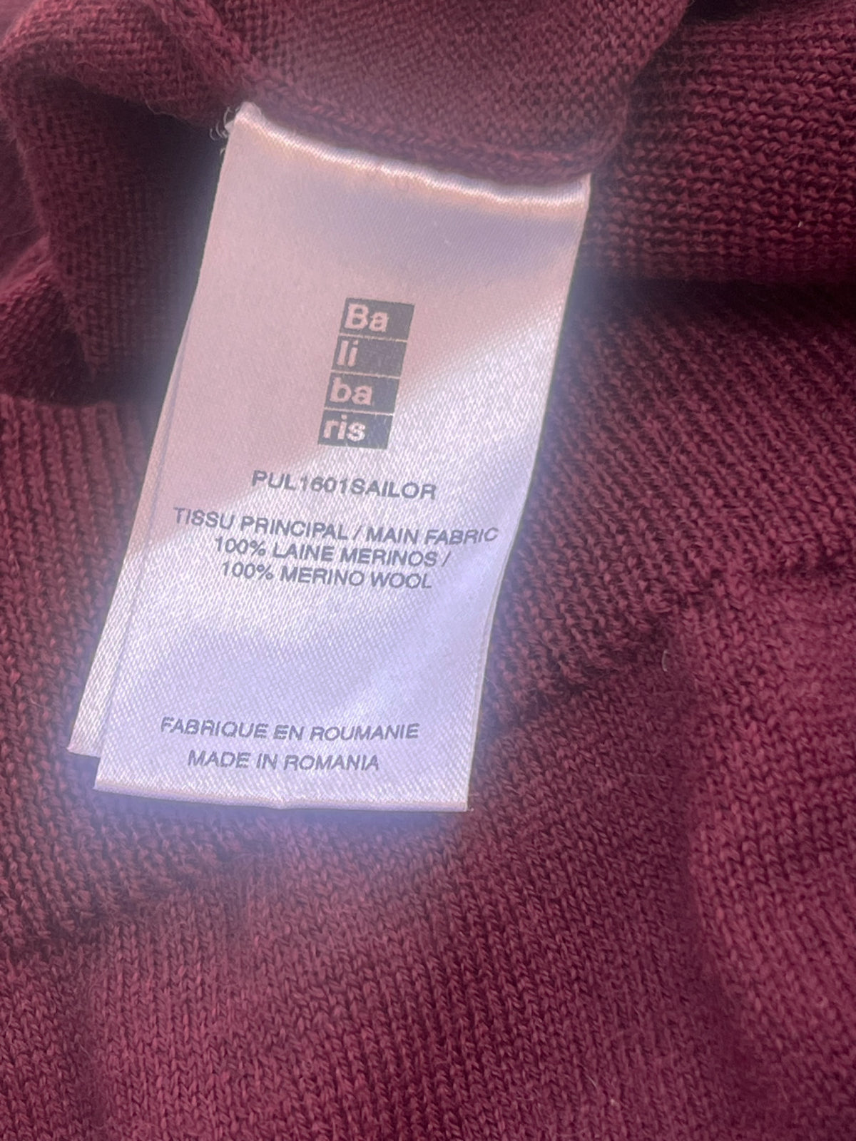 Pull marin Balibaris 100% laine mérinos bordeaux lie de vin — Détail boutons épaule TS / M ajusté