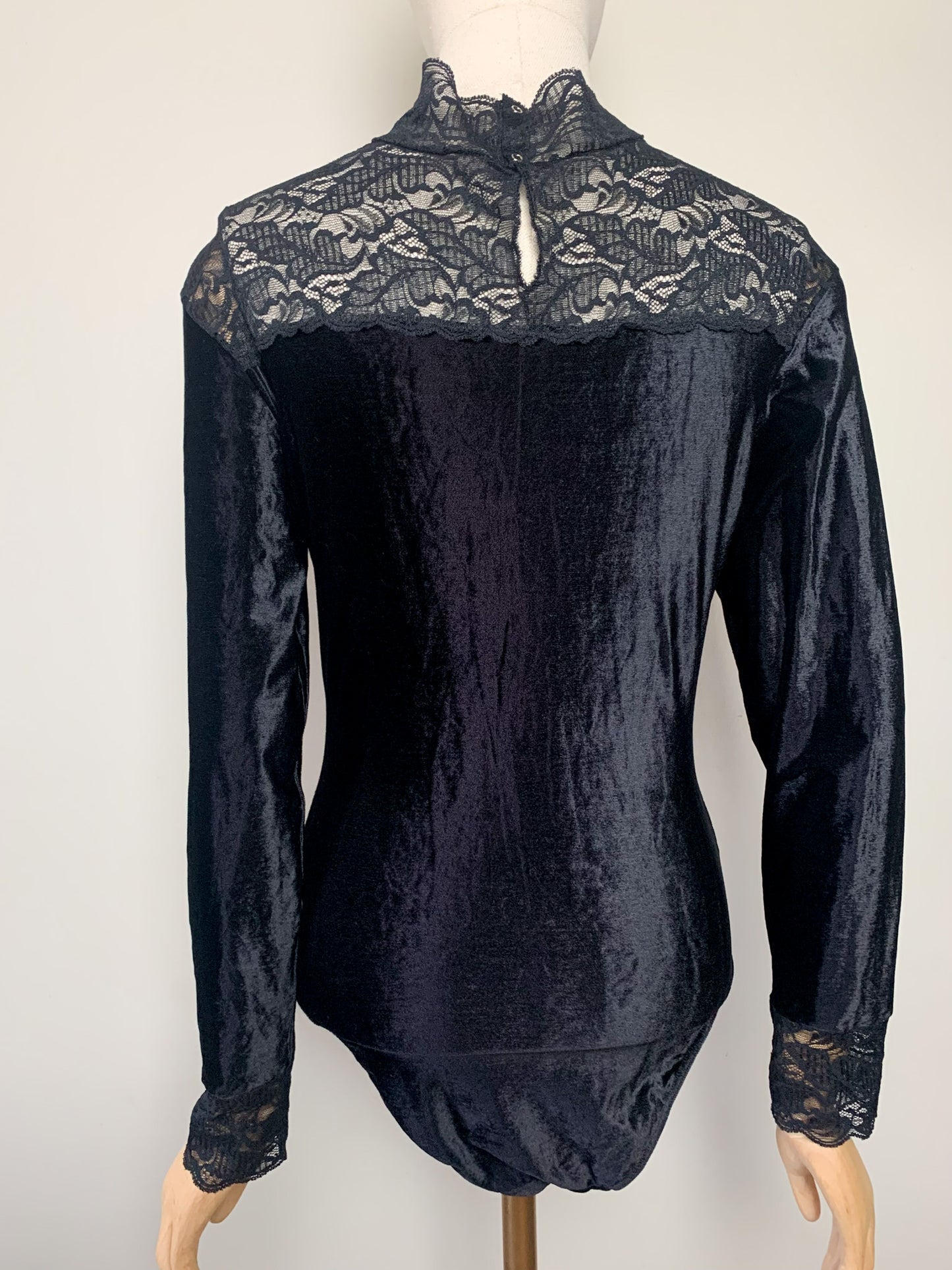Body The Insomnia Cafe Vintage Noir Velours & Dentelle - Col Montant Cut-Out - Années 90 / Y2K - T. 42/44 FR (L/XL)
