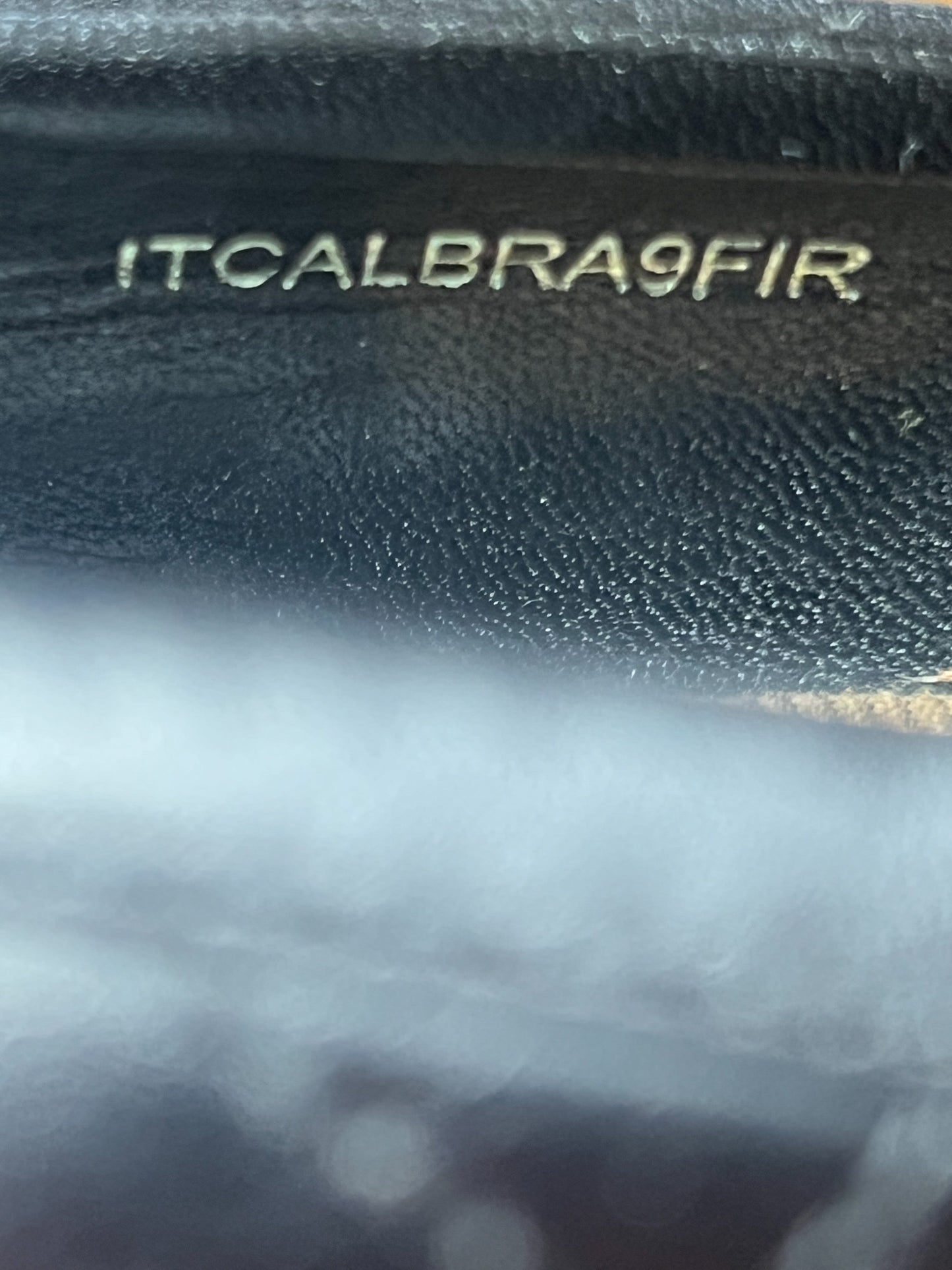 Escarpins BURBERRY London Luxe - Cuir Matelassé Noir & Boucles Dorées - Bout Fermé - Fabriqués en Italie - Pointure 39