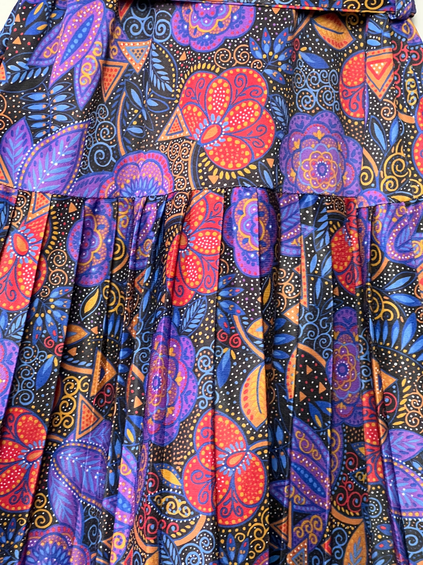 Robe Chemisier Vintage Fluide Imprimé Cachemire / Foulard - Tons Bleu, Ocre, Violet - Bas Plissé & Ceinture - Années 70/80 - T. 36 FR (S)