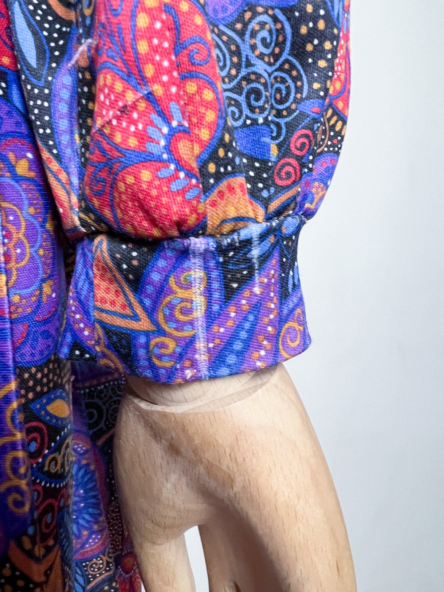 Robe Chemisier Vintage Fluide Imprimé Cachemire / Foulard - Tons Bleu, Ocre, Violet - Bas Plissé & Ceinture - Années 70/80 - T. 36 FR (S)
