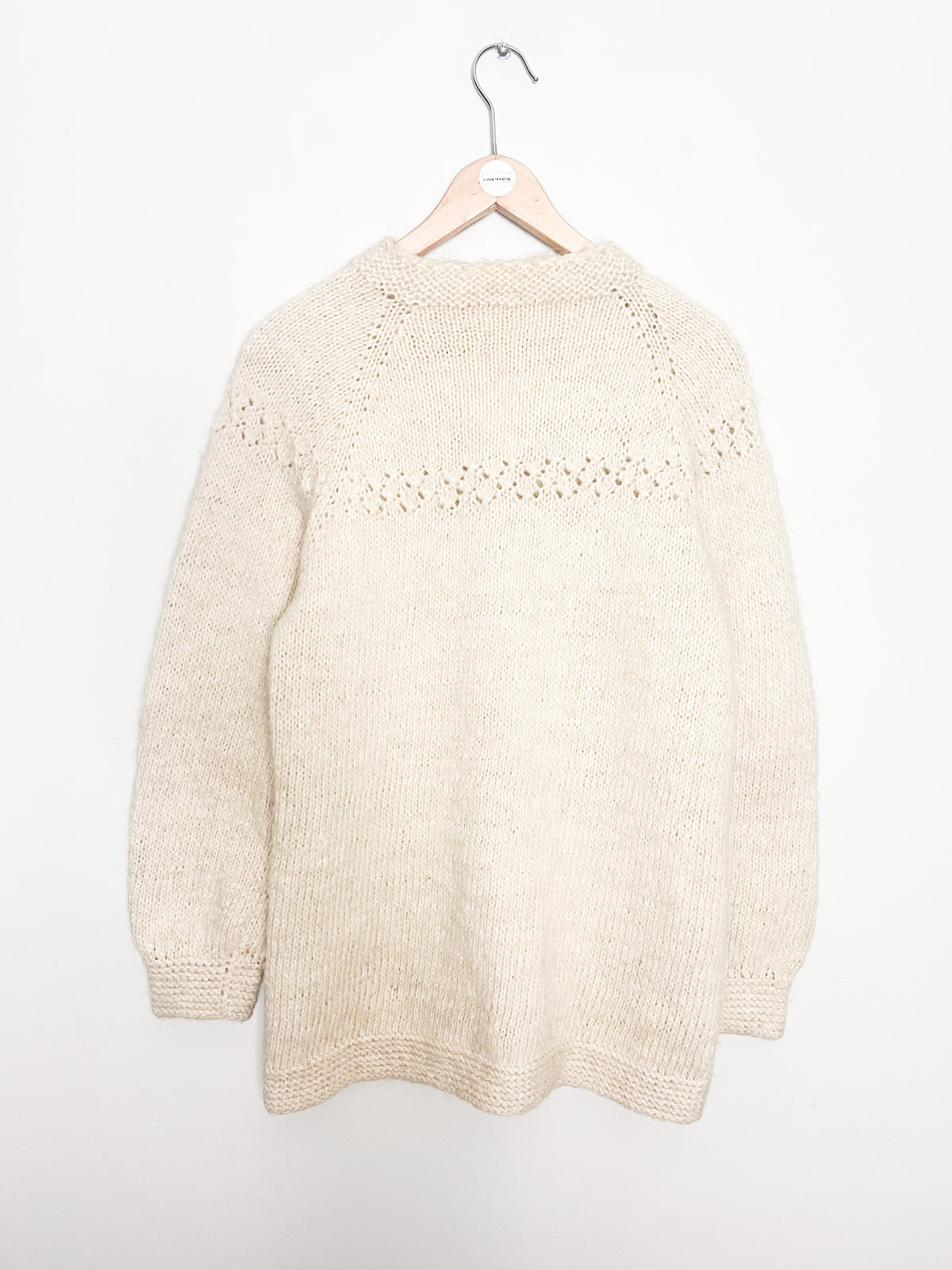 Cardigan mi long vintage tricoté main 100% Pure Laine écru — Manches raglan & boutons nacrés — Taille 36 (S)