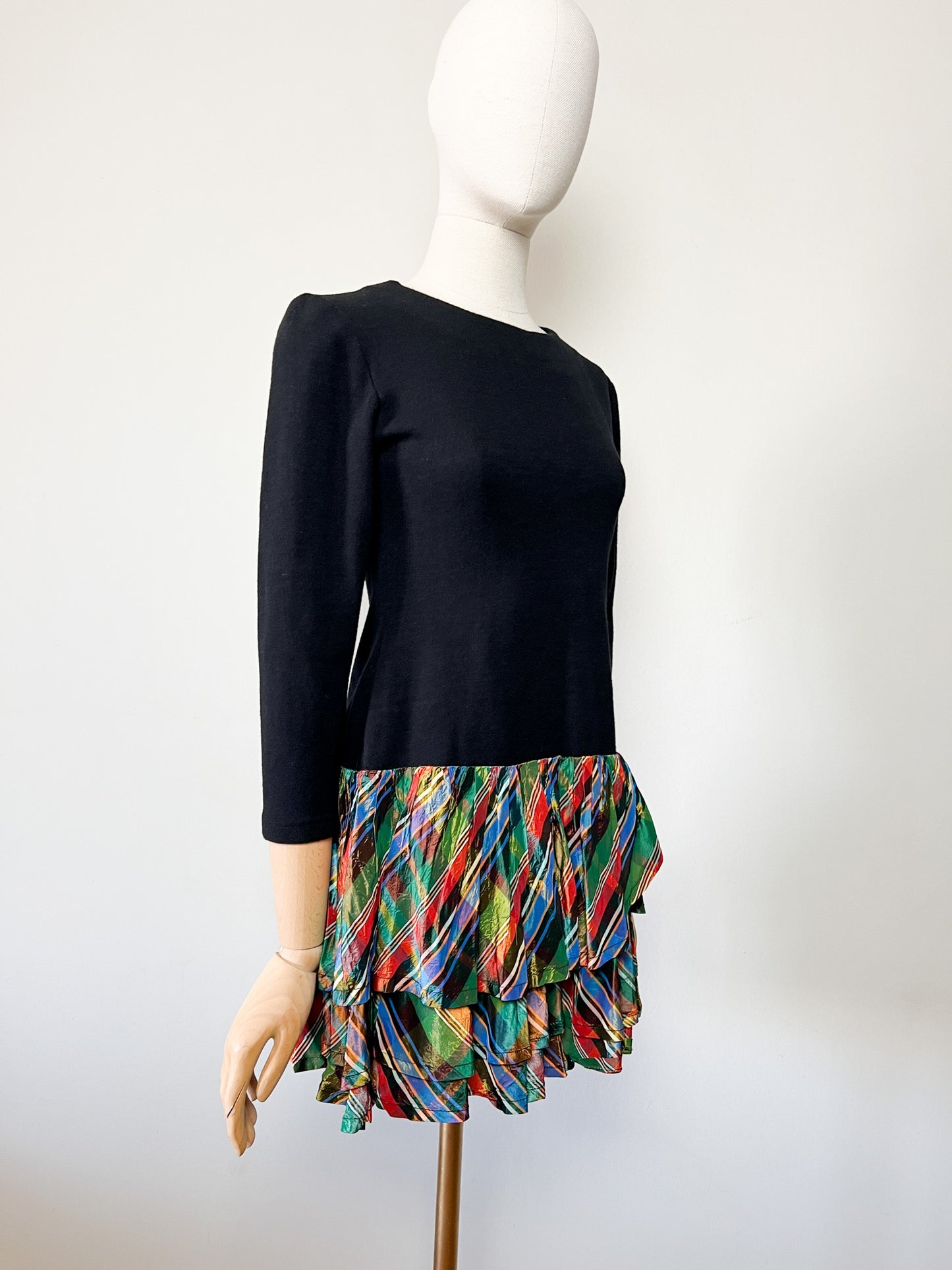Robe Mini Vintage Bi-Matière Noir & Blanc - Haut Laine (Élastique) - Volants - T. 36 (S)