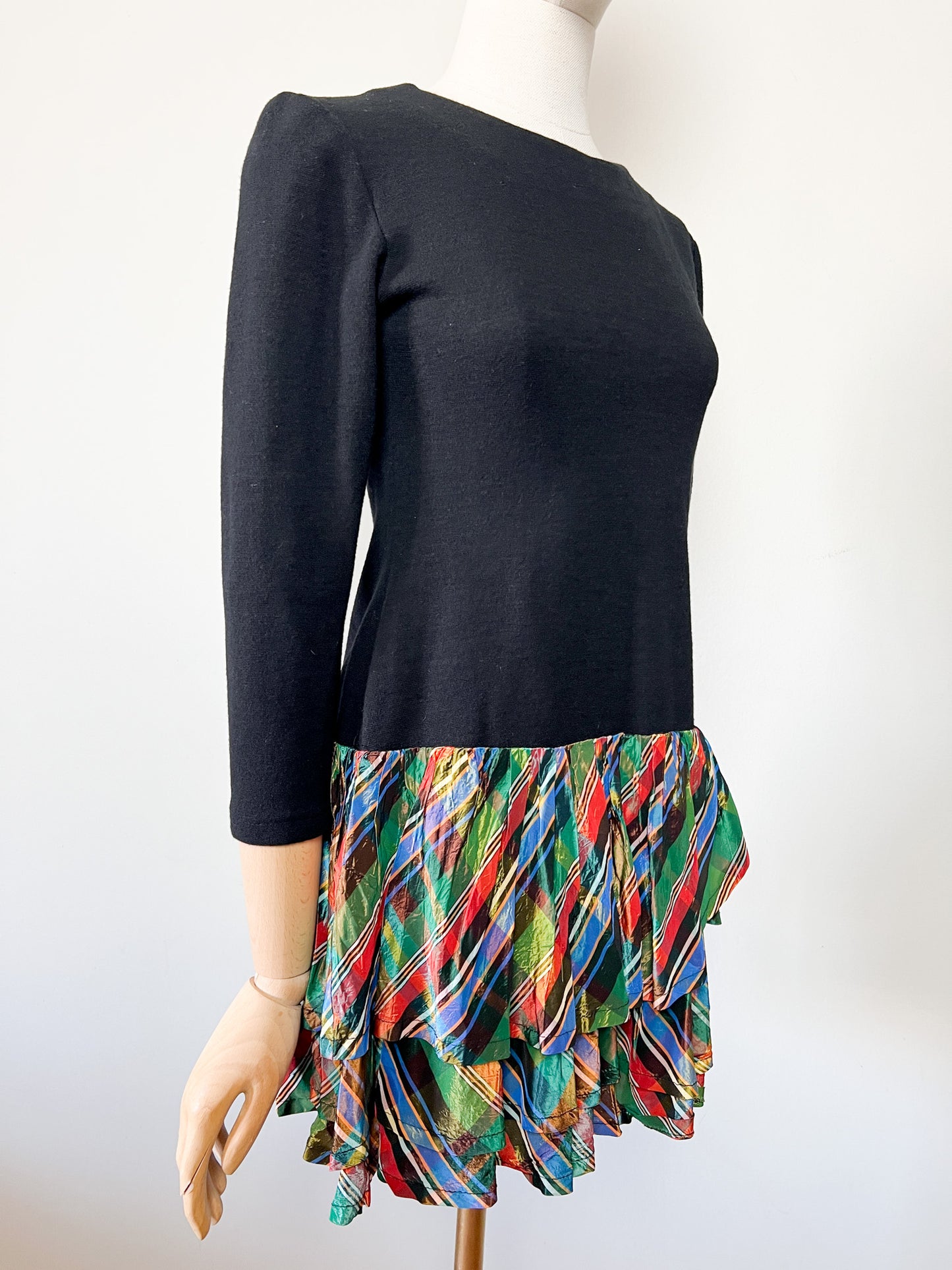 Robe Mini Vintage Bi-Matière Noir & Blanc - Haut Laine (Élastique) - Volants - T. 36 (S)