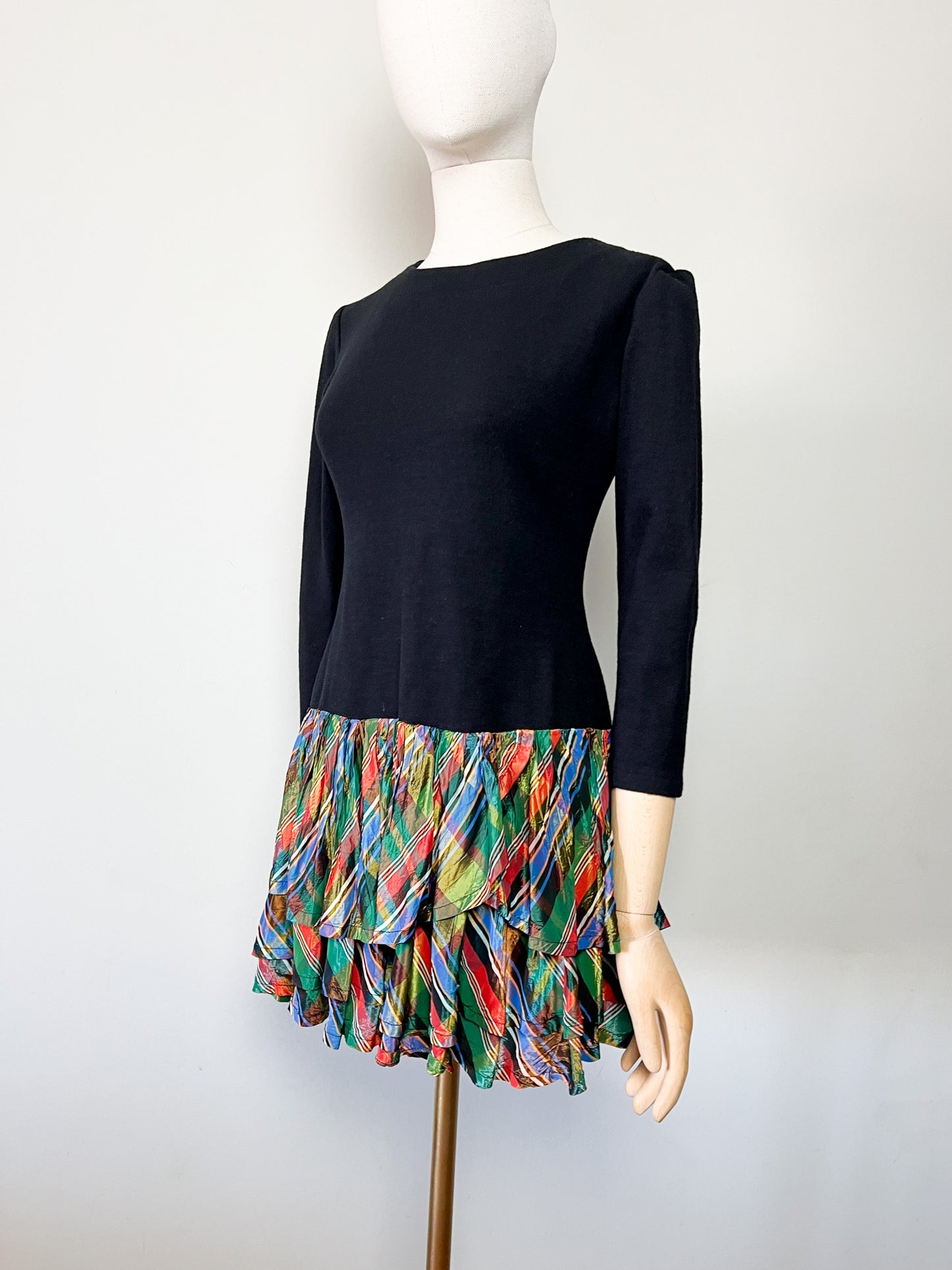 Robe Mini Vintage Bi-Matière Noir & Blanc - Haut Laine (Élastique) - Volants - T. 36 (S)