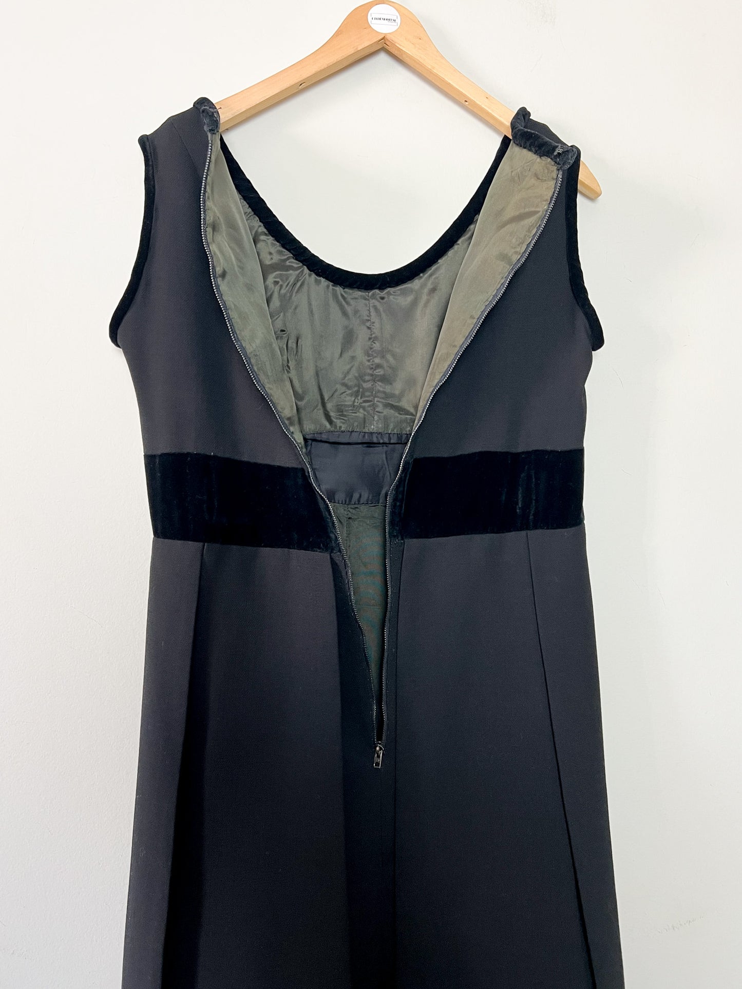 Robe Cocktail Vintage Noir Profond - Laine & Velours - Ourlet Festonné "Pétales" - Taille 36/38 FR