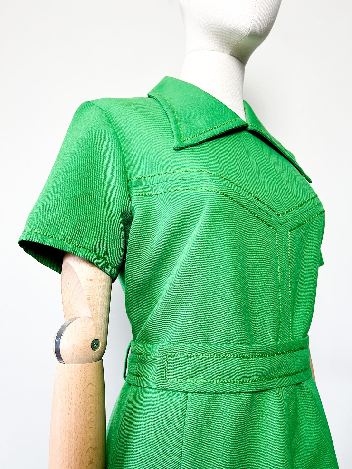 Robe Vintage Années 70 - Laine Vert Prairie - Col Pelle à Tarte & Ceinture - Taille 40 FR