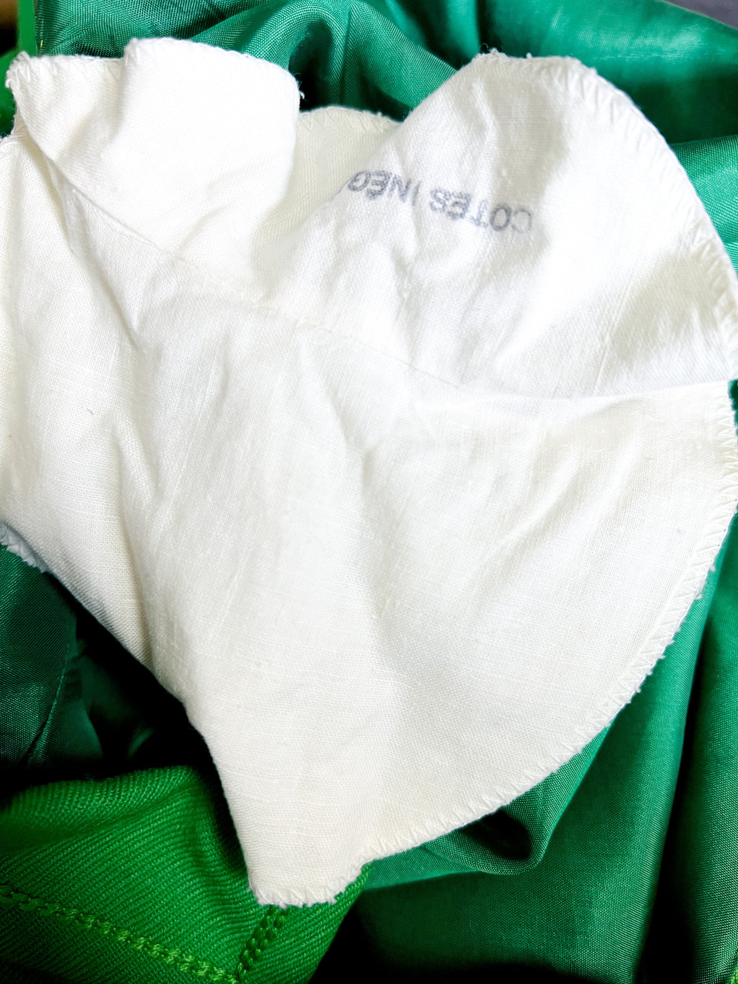 Robe Vintage Années 70 - Laine Vert Prairie - Col Pelle à Tarte & Ceinture - Taille 40 FR