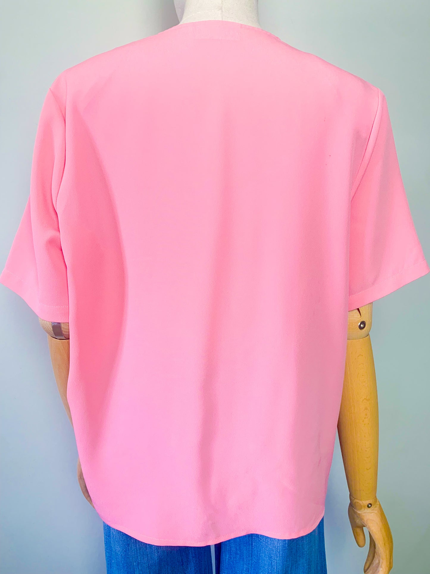 Blouse manches courtes brodée rose vintage