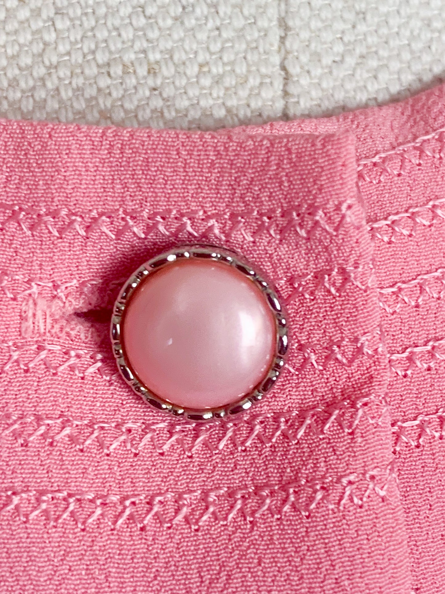 Blouse manches courtes brodée rose vintage