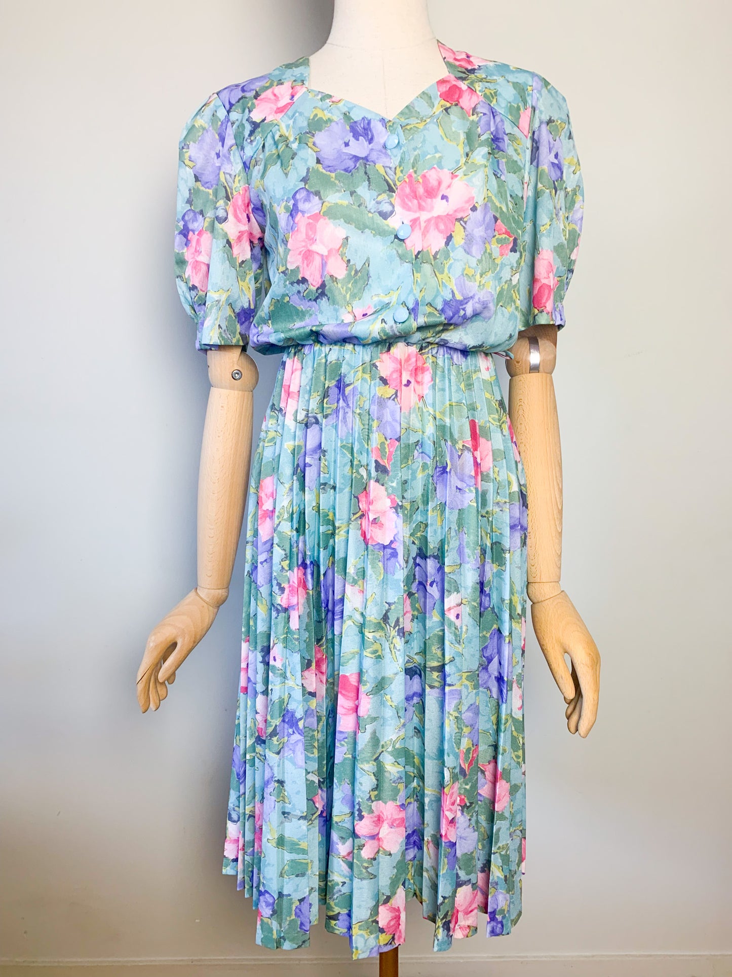 Robe manches courtes plissée imprimés fleurs vintage