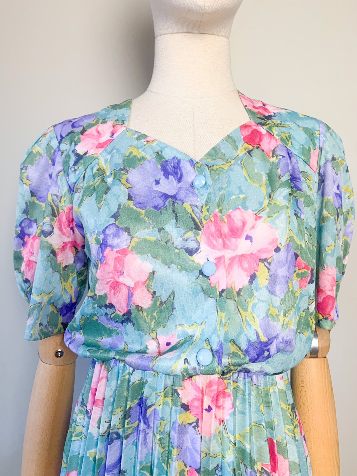 Robe manches courtes plissée imprimés fleurs vintage