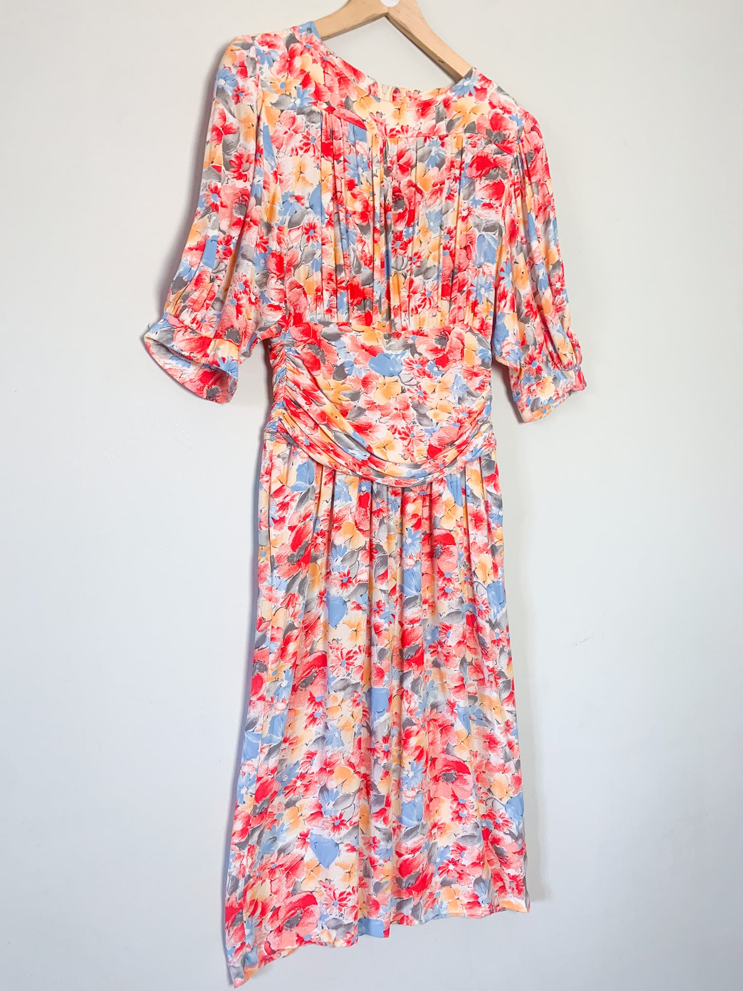 Robe midi fluide à plis imprimés fleurs vintage