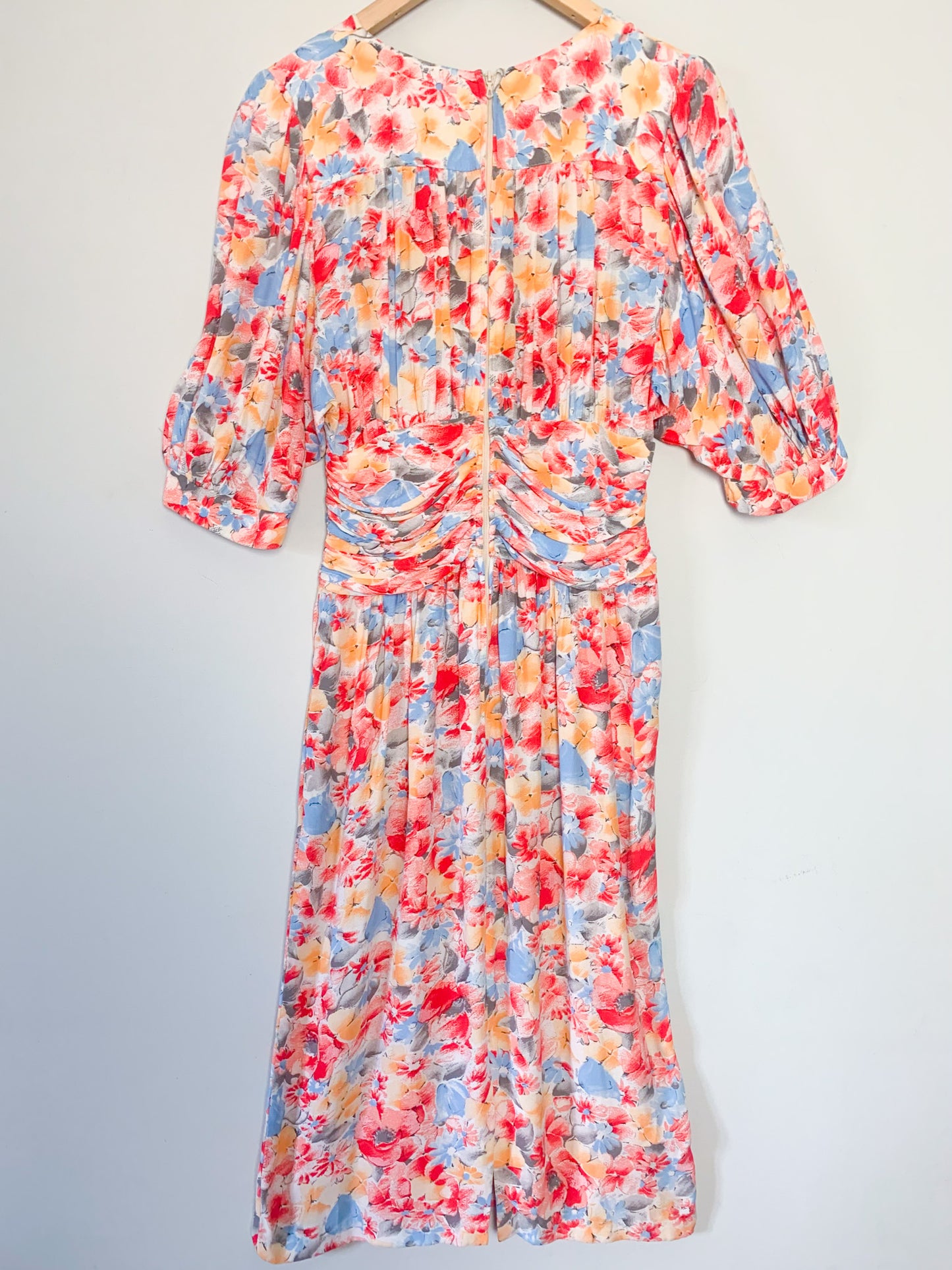 Robe midi fluide à plis imprimés fleurs vintage
