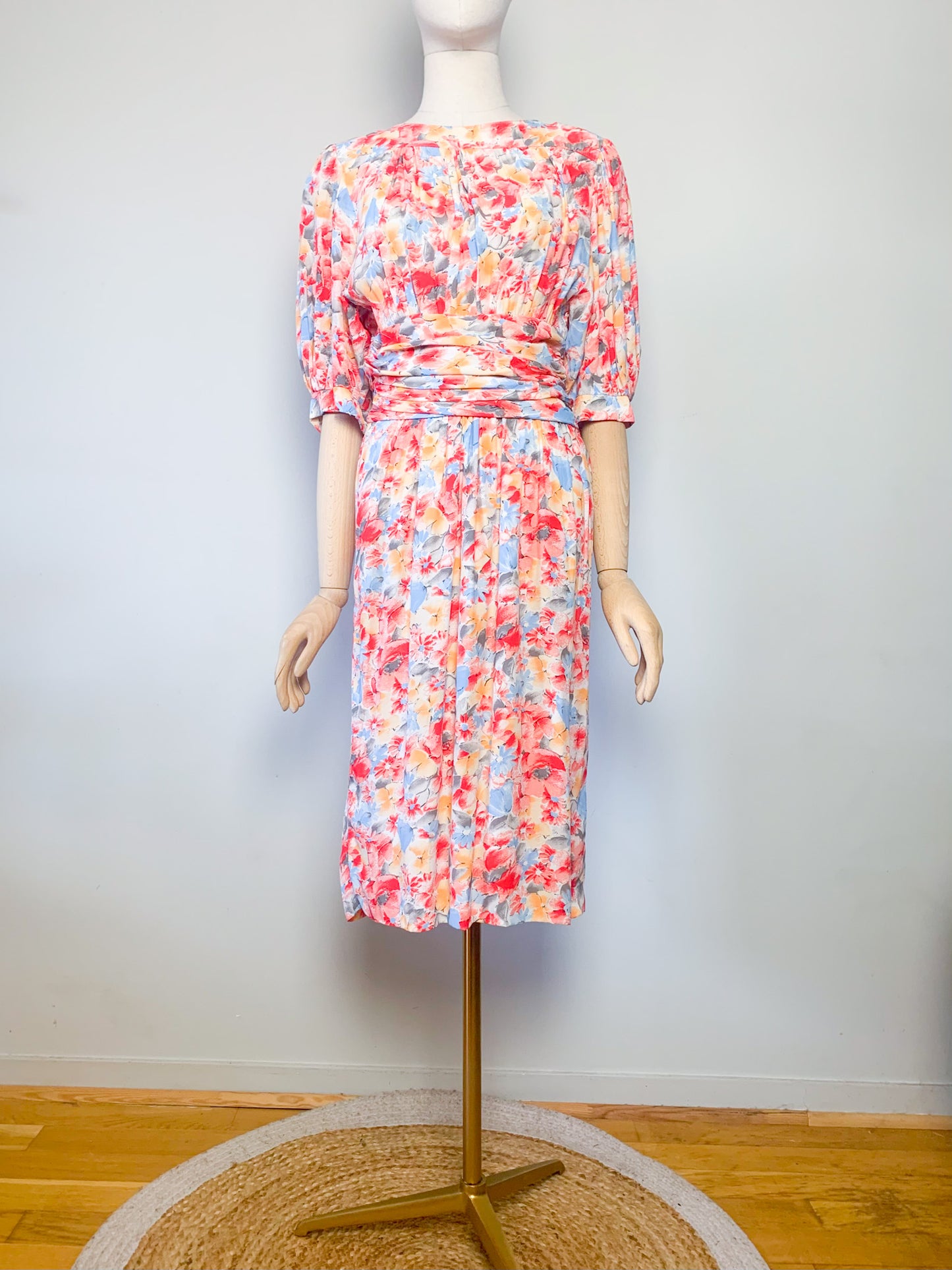 Robe midi fluide à plis imprimés fleurs vintage