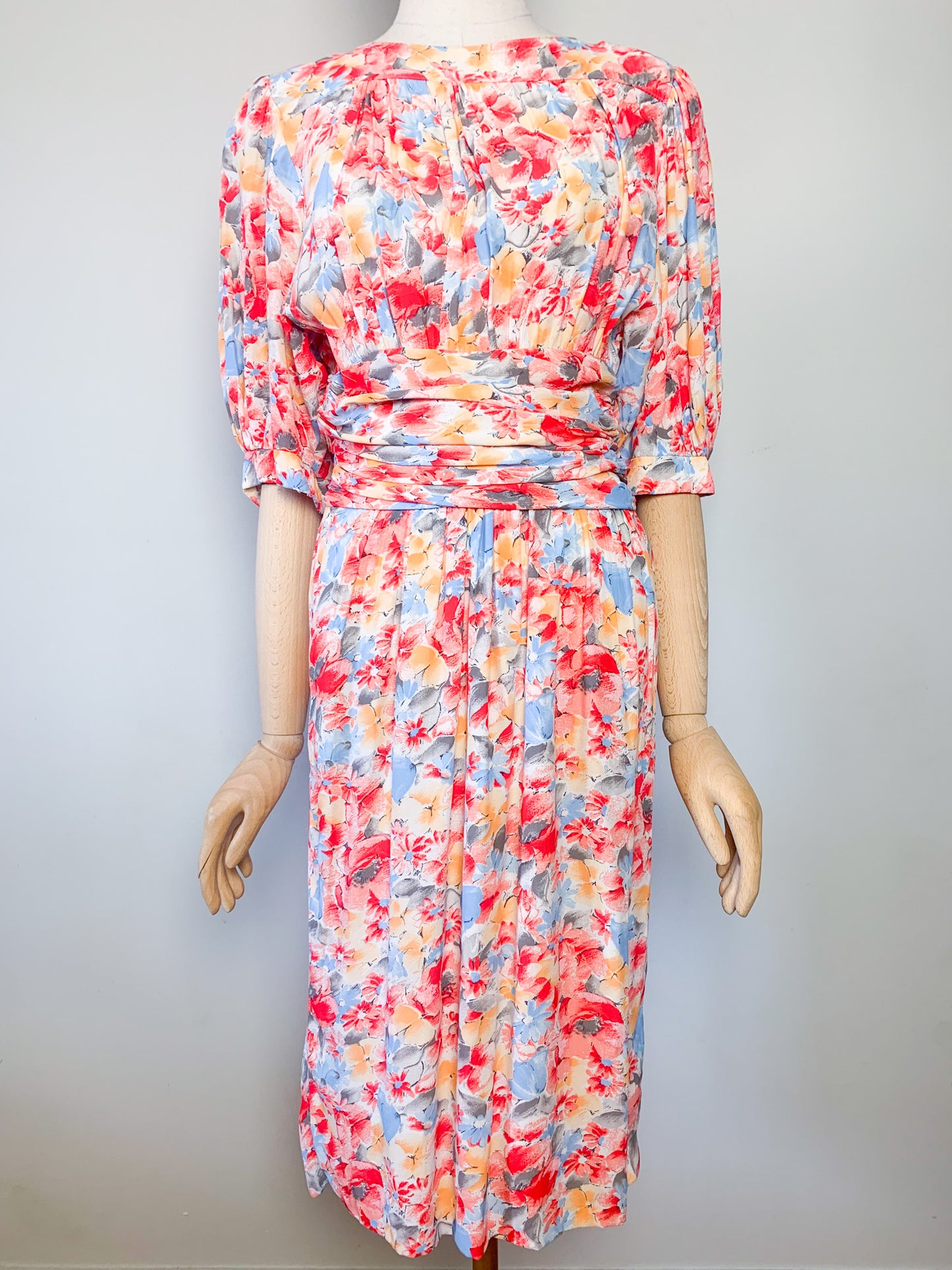 Robe midi fluide à plis imprimés fleurs vintage