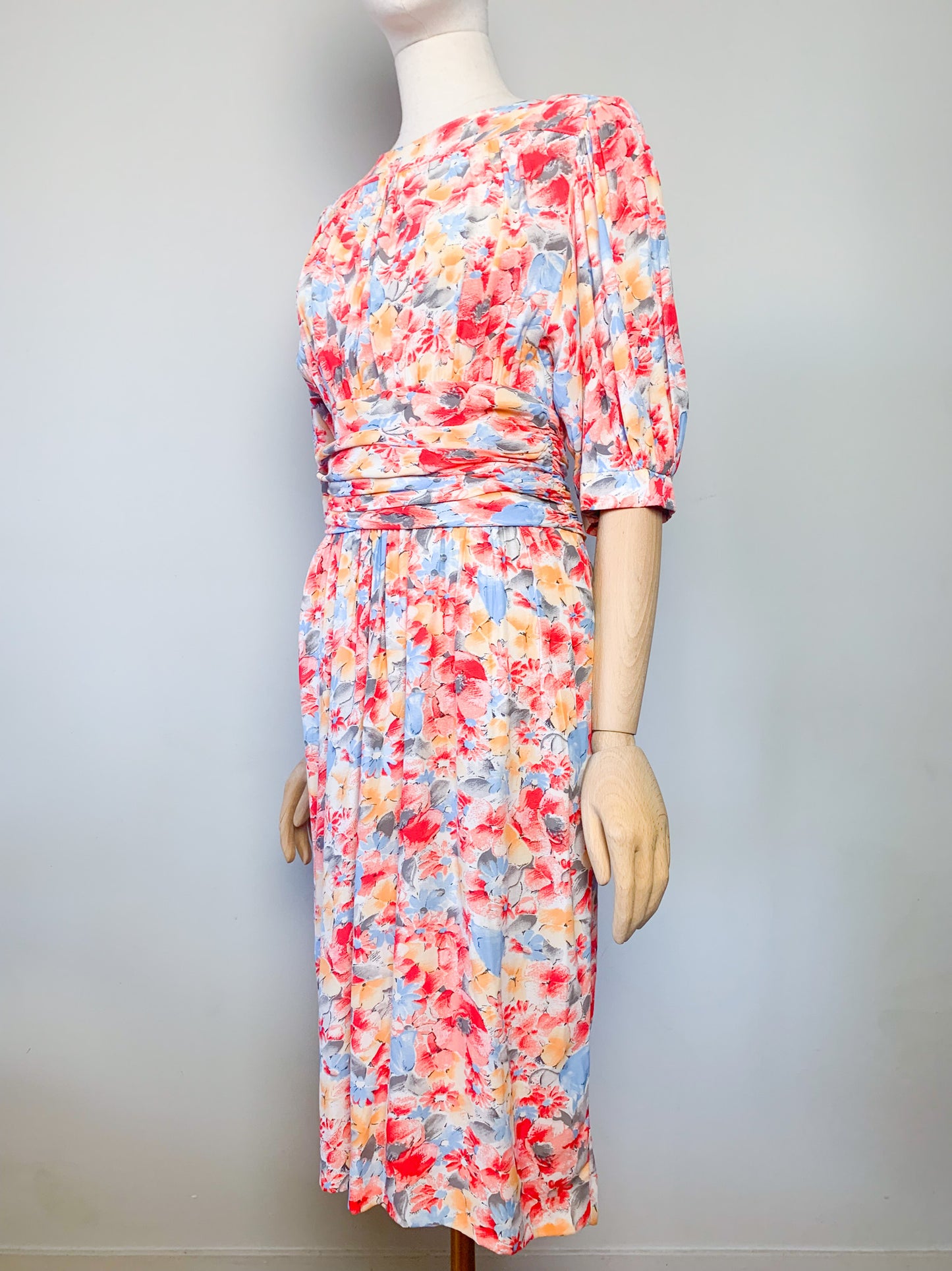 Robe midi fluide à plis imprimés fleurs vintage