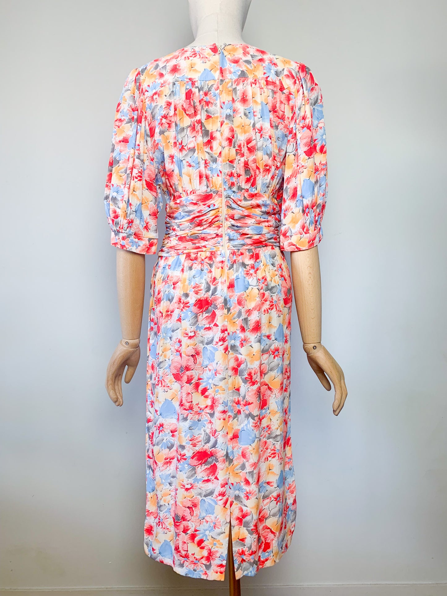 Robe midi fluide à plis imprimés fleurs vintage