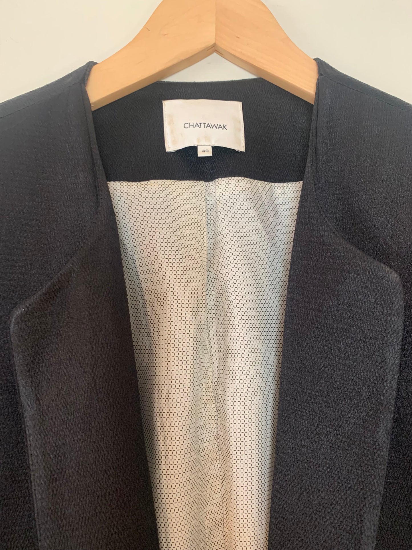 Ensemble tailleur veste et pantalon noir satiné Chattawak
