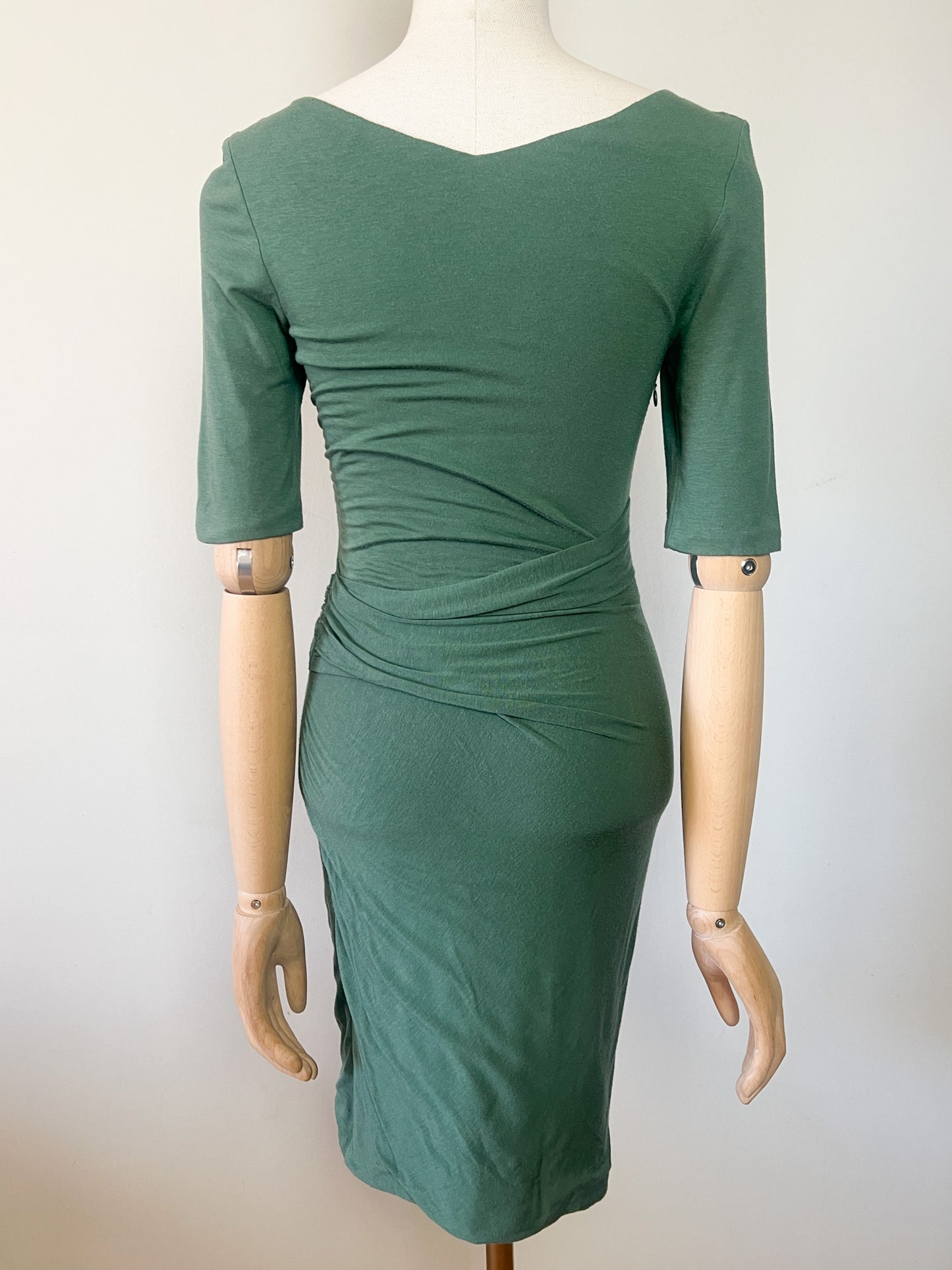 Robe CARVEN Designer - Sculpture Drapée - Tissu Épais & Doublé - Vert Élégant - T. 36 (S)
