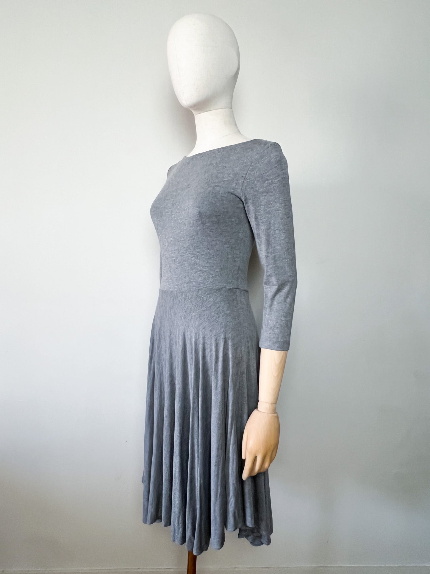 Robe Tara Jarmon Grise - Col Danseuse & Dos V - Viscose Élastiquée T. 36